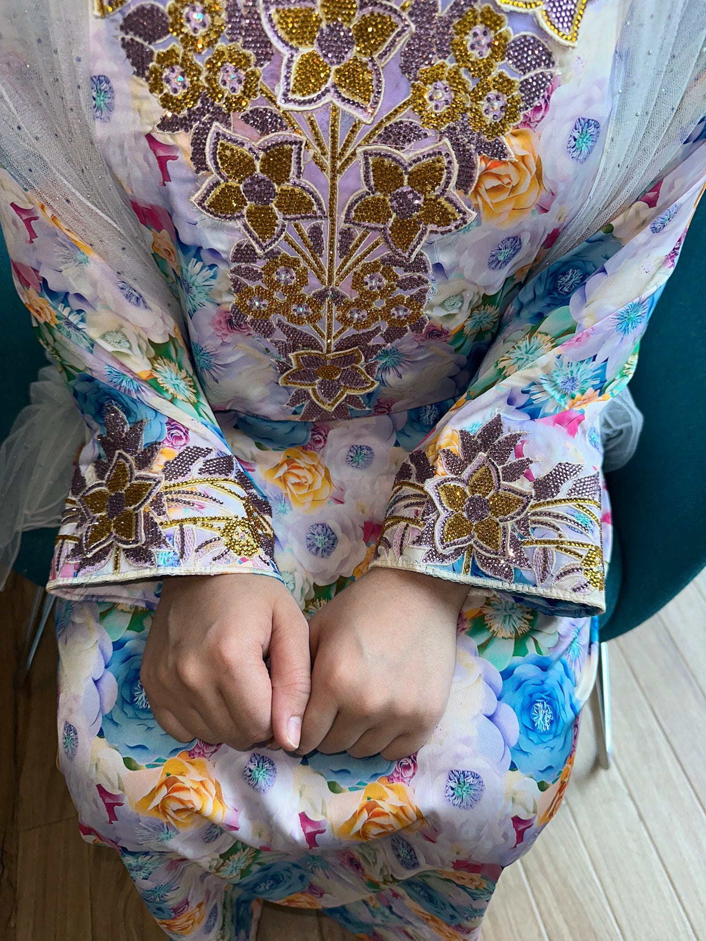 Pure silk and 3D purple mkhawar