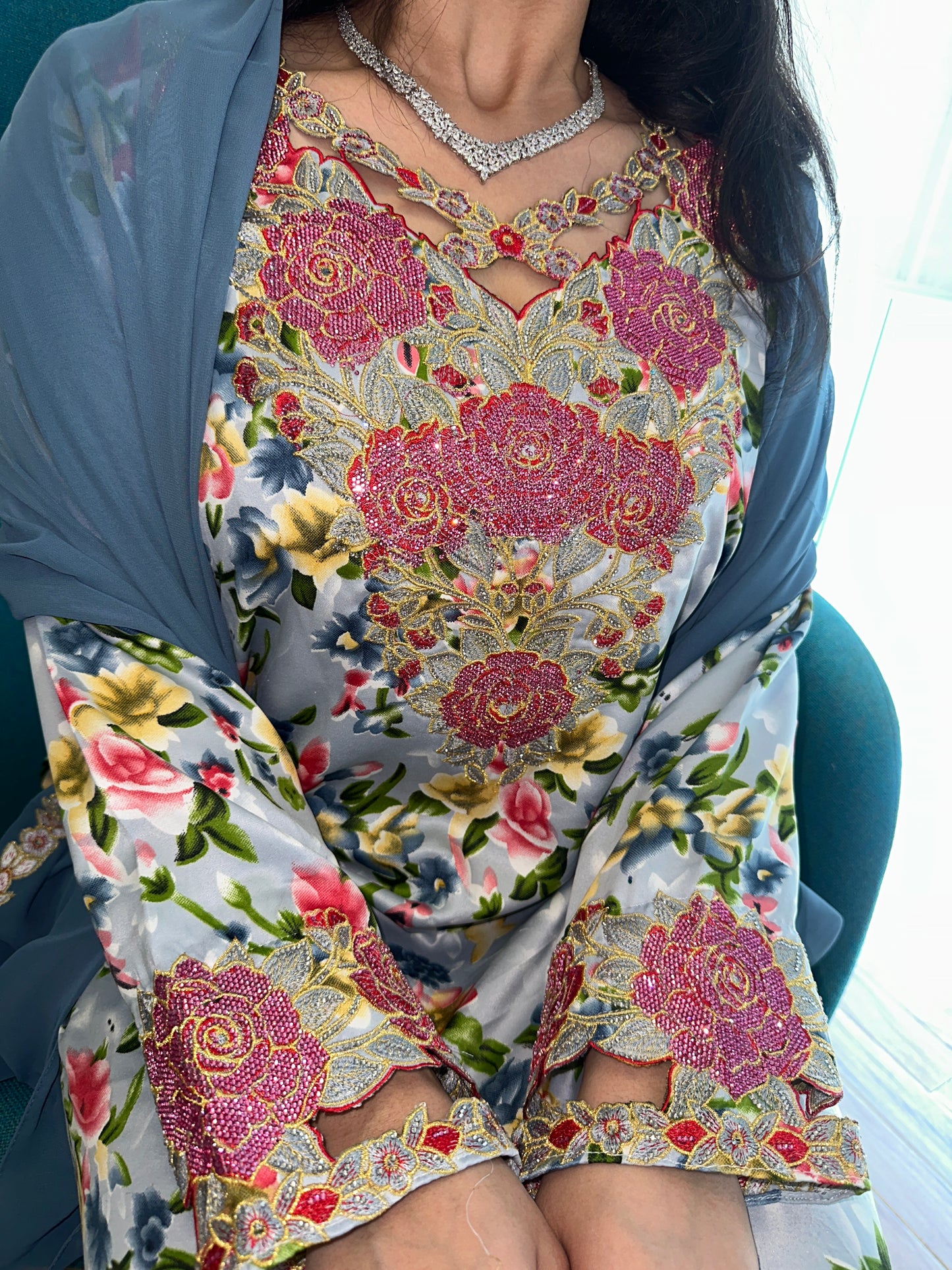 Grey mkhawar with matching Shiela