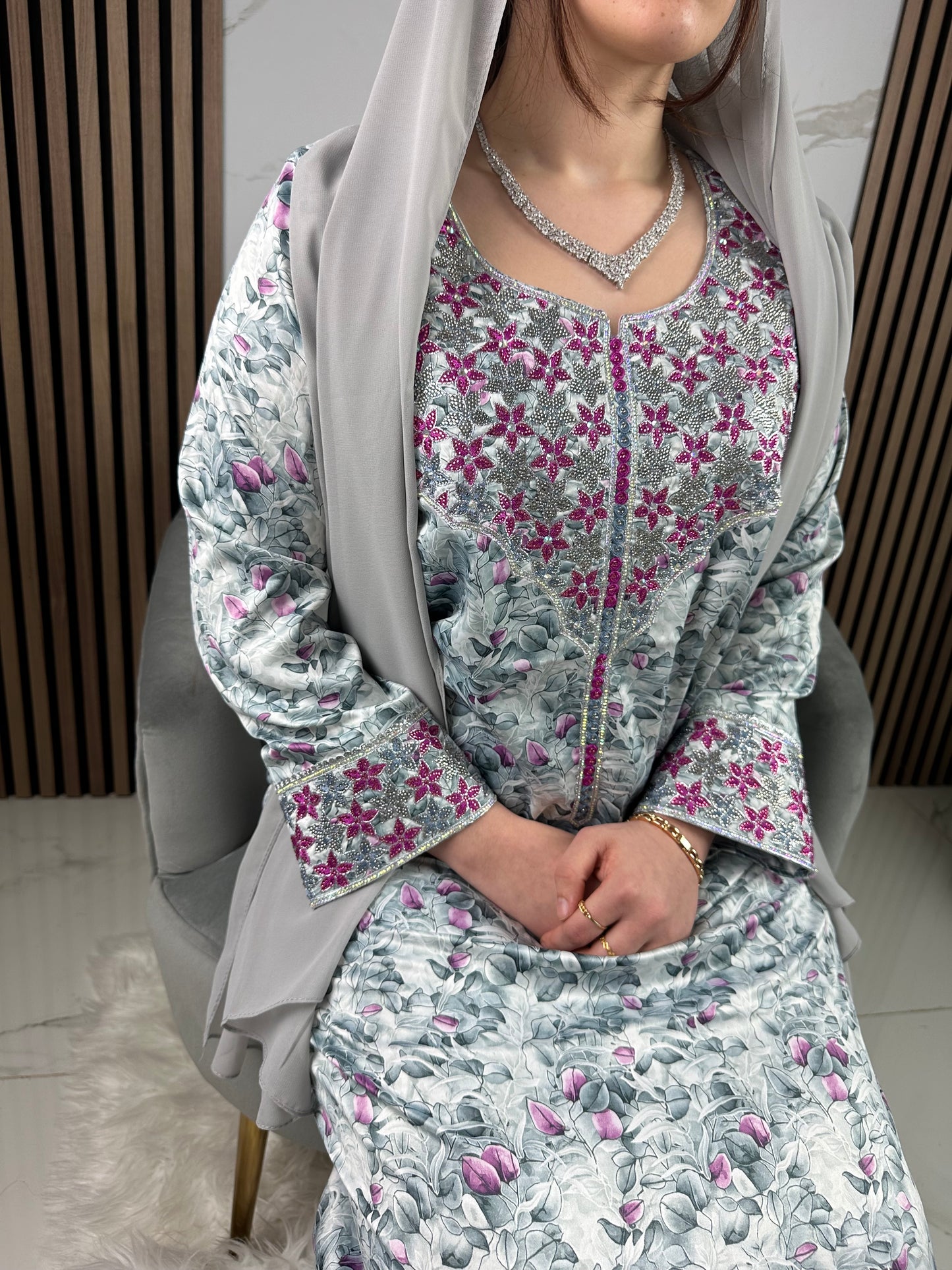 Grey mkhawar with matching Shiela