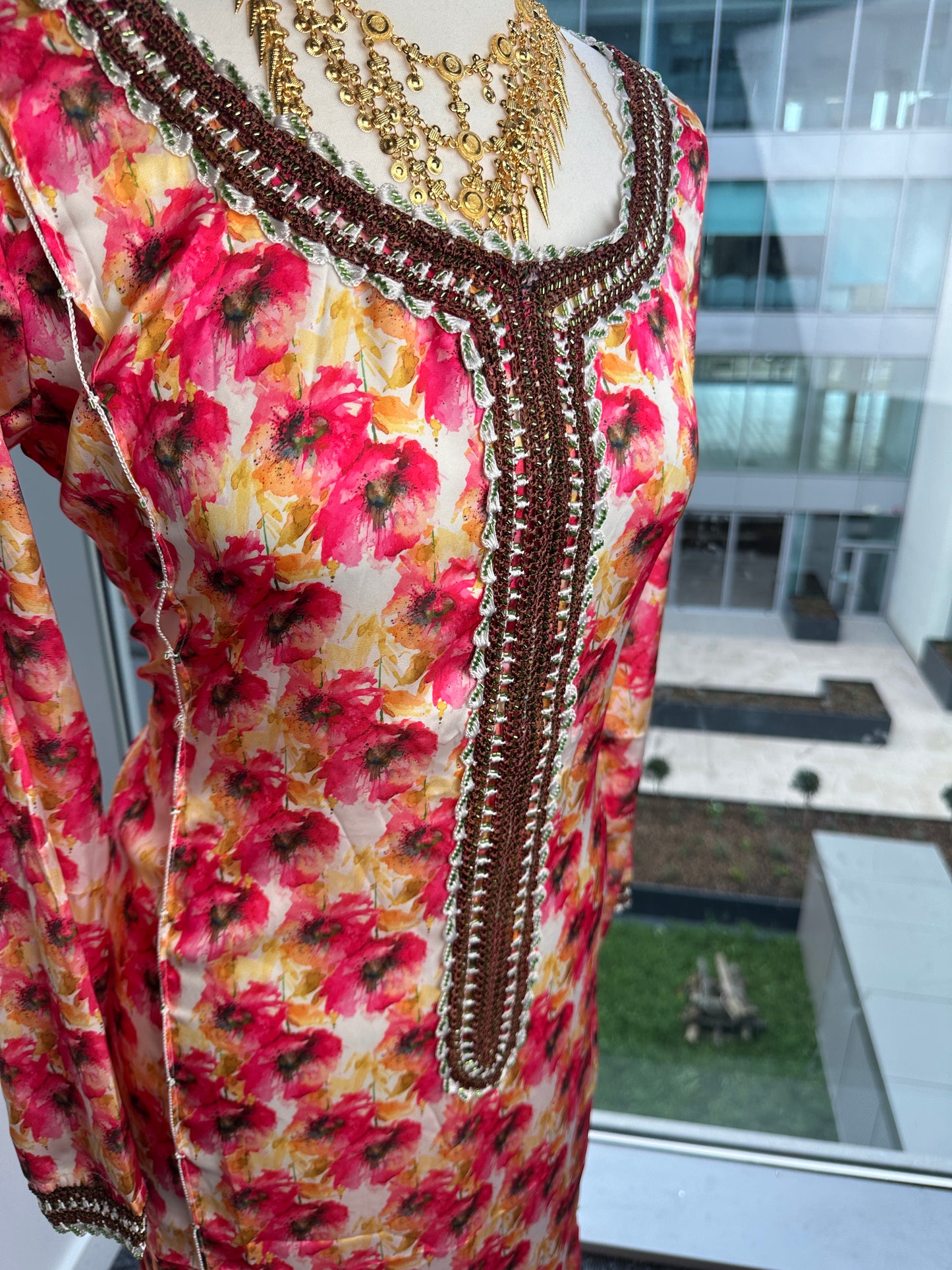 Pink and yellow silk Mukhawar