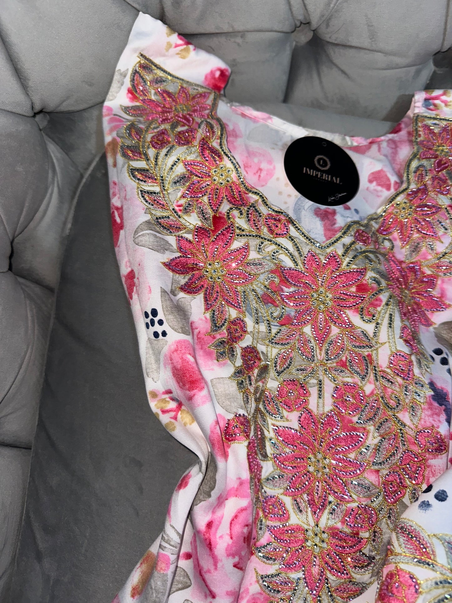 Dark blue, white, blue and pink mkhawars with matching Shiela