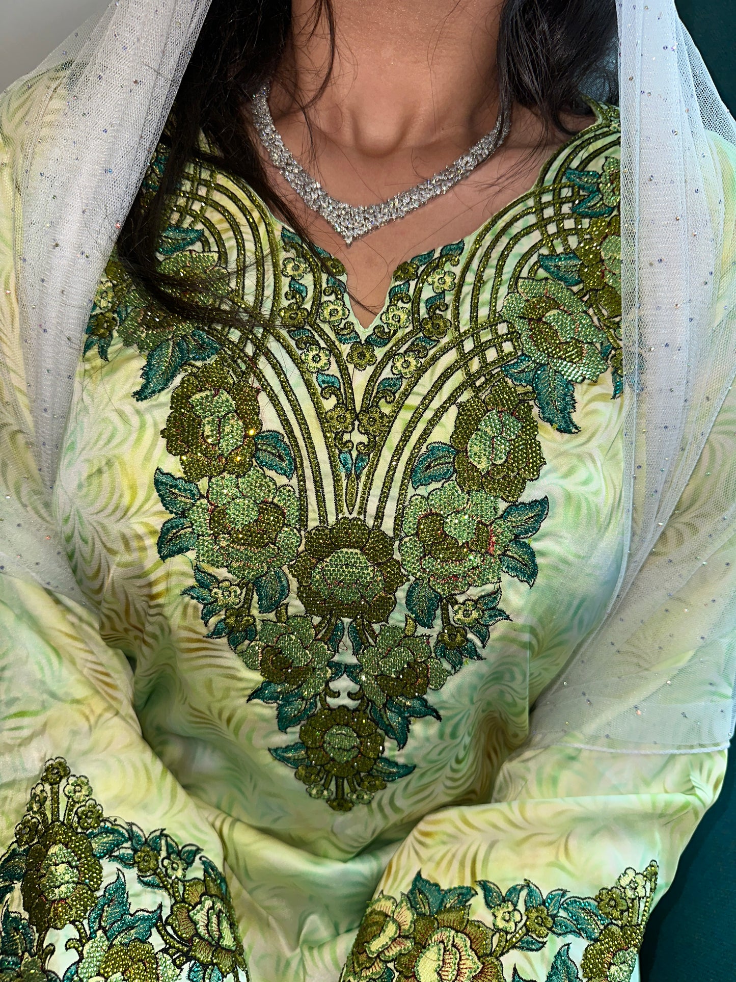 Green mkhawar pure silk with back corset