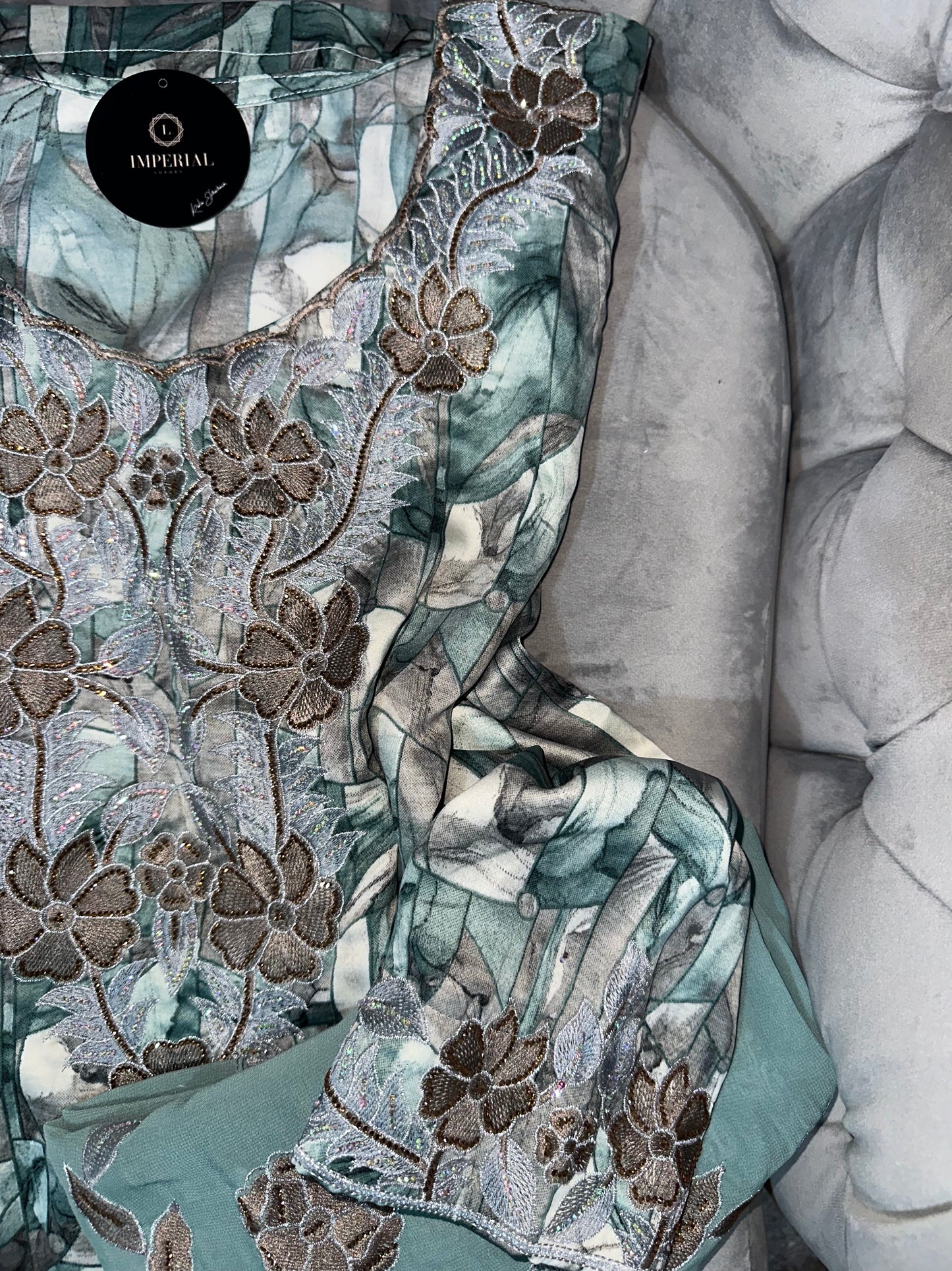 Green and blue mkhawar with matching Shiela