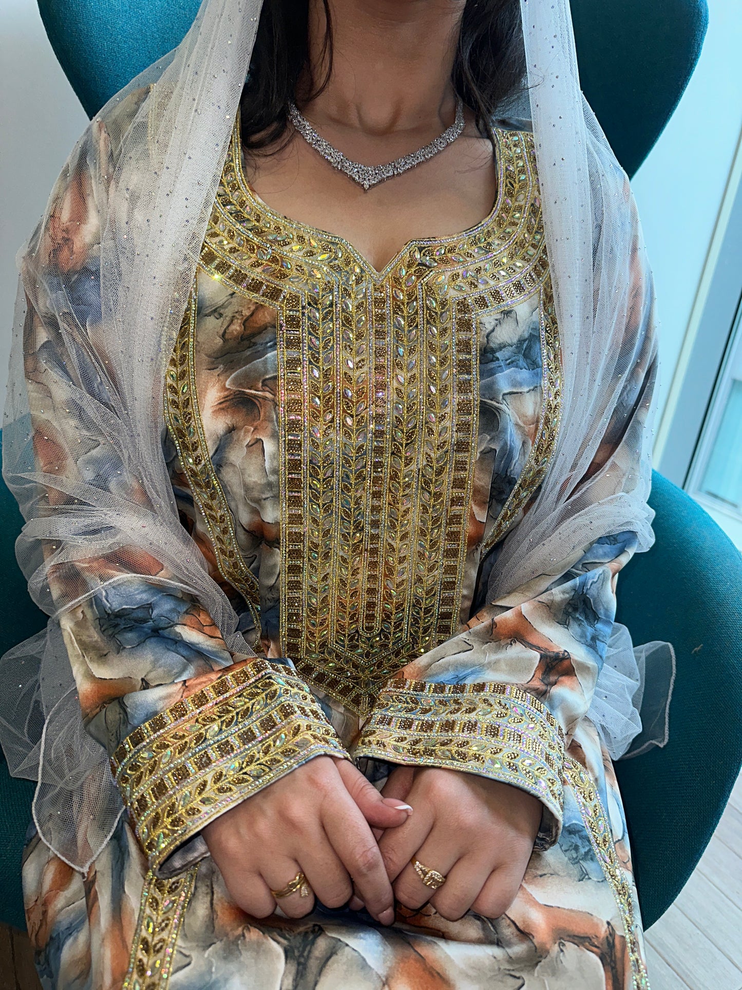 Indonesian silk mkhawar