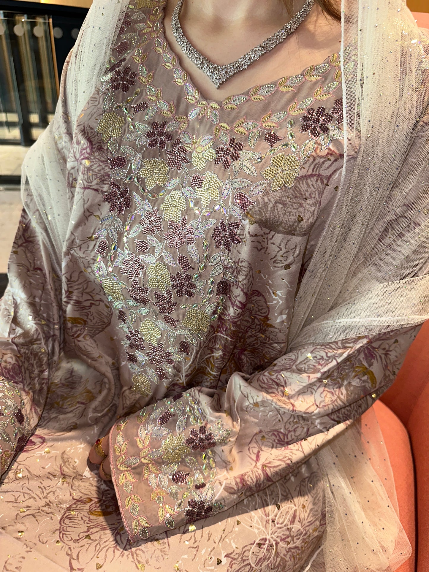 Purple enzeray mkwar with white chiffon Sheila