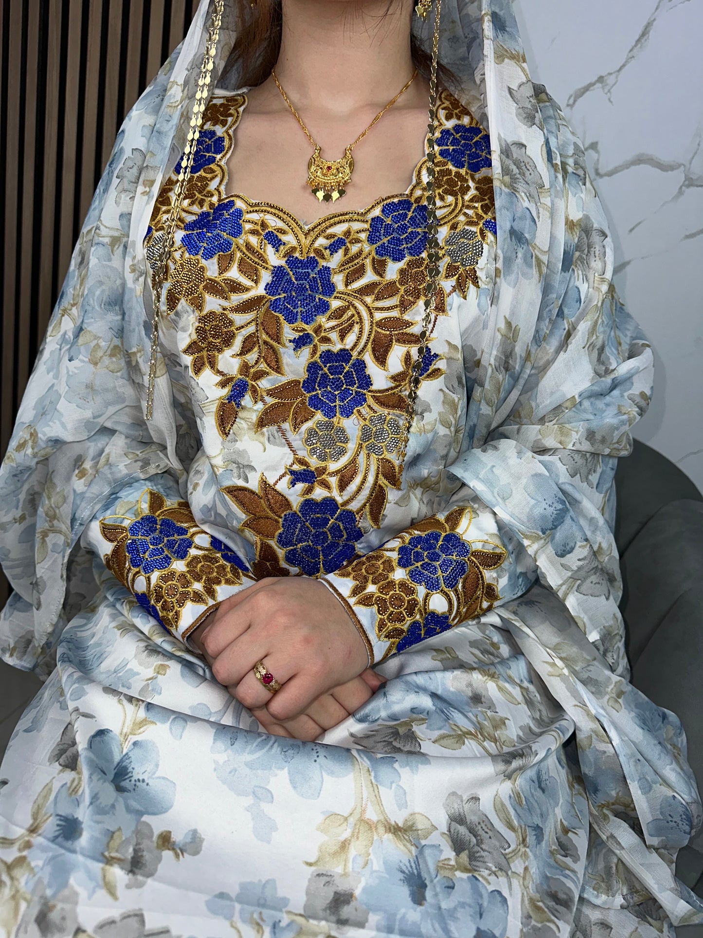 Blue mkhawar with big matching Sheila