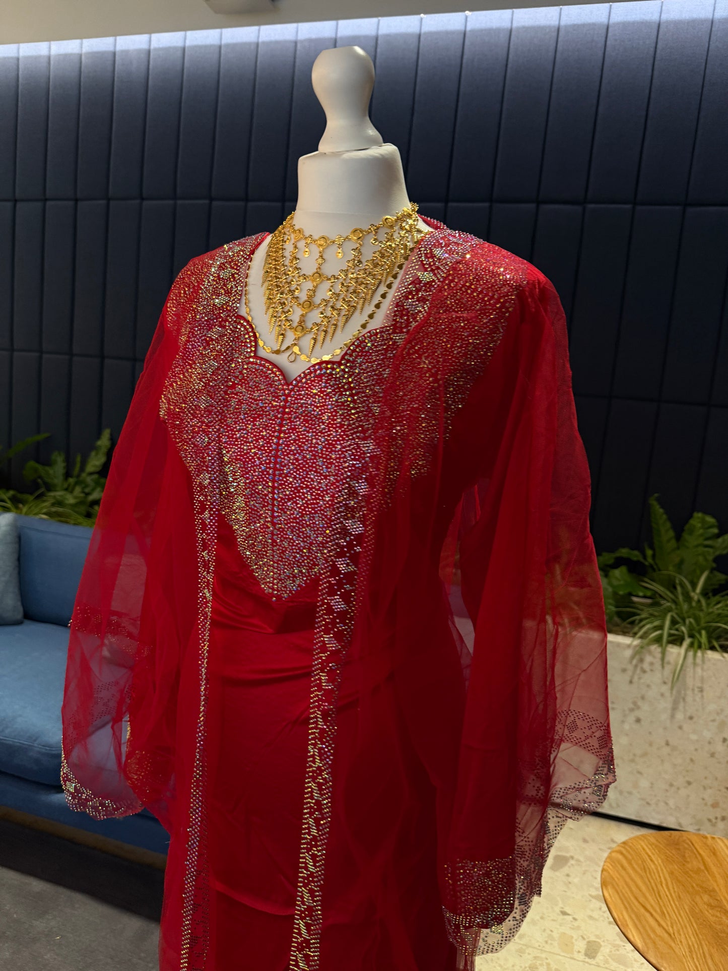 Red Emirati pure silk mukhawar with besht