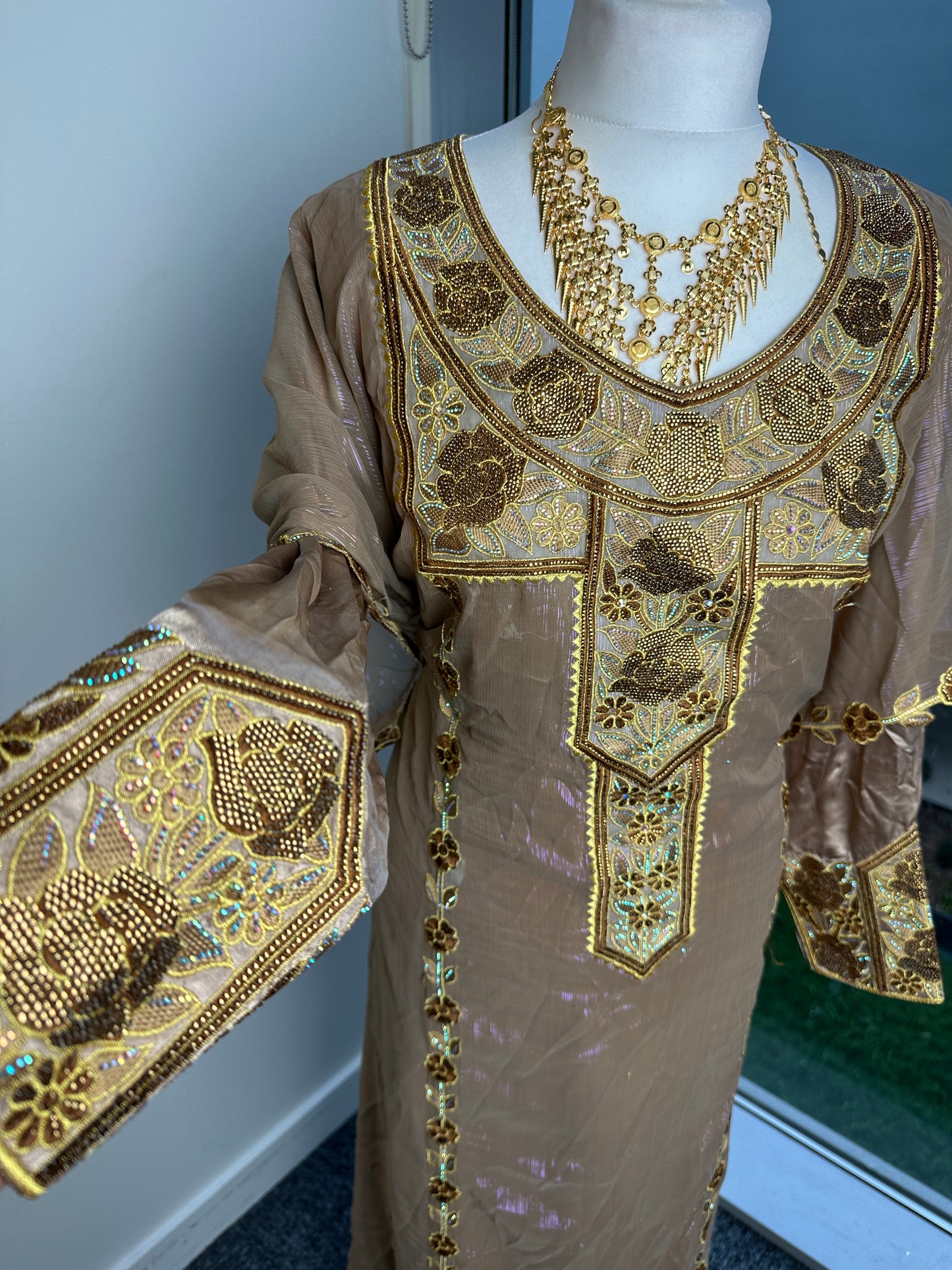 Brown Emirati thobe