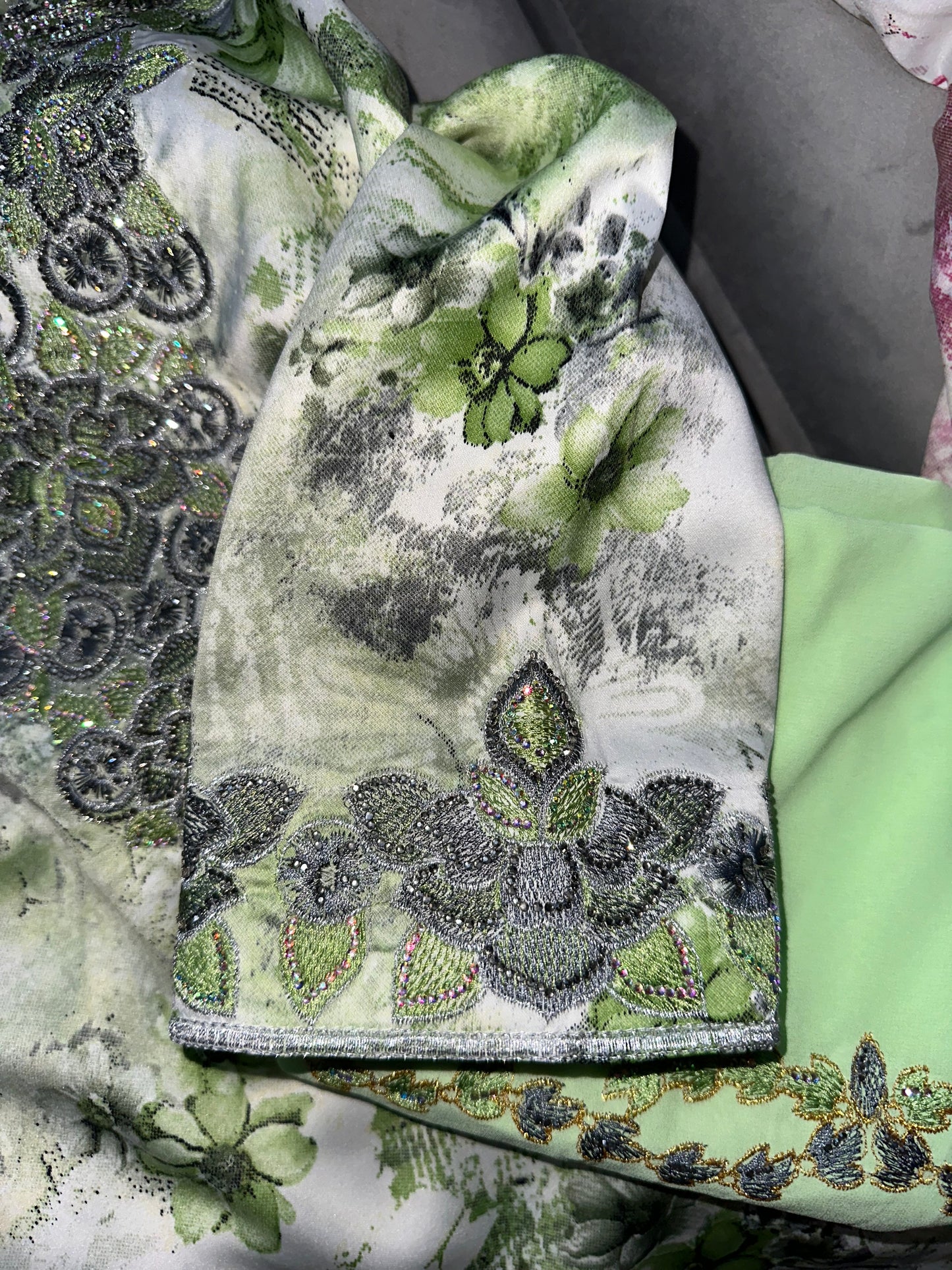 Green, turquoise, pink and creamy mkhawar with matching Shiela