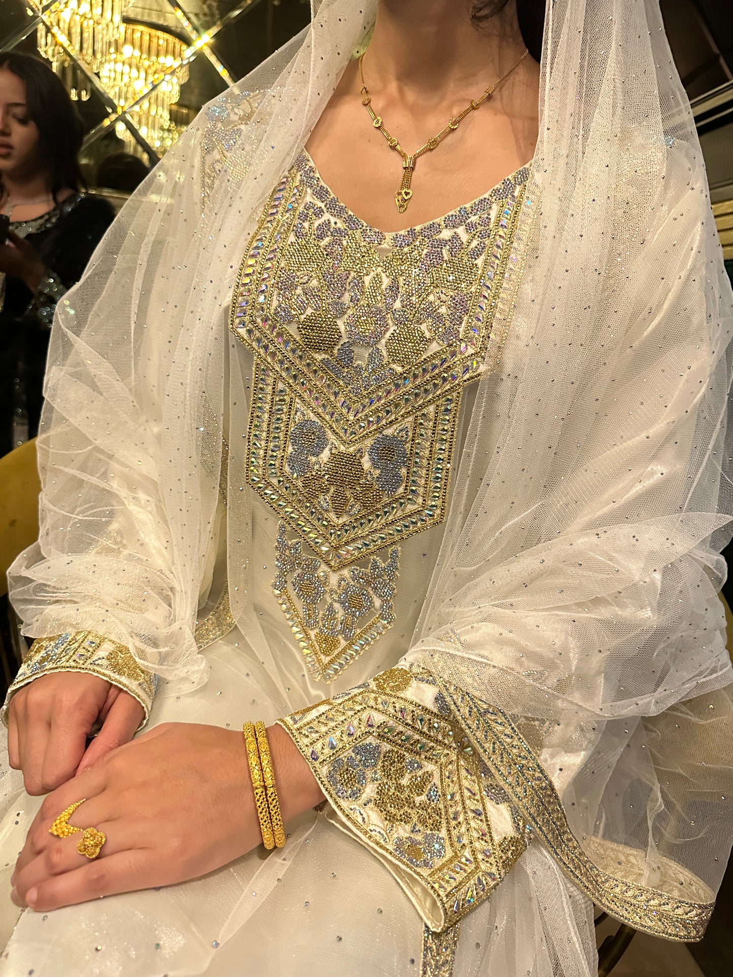 Creamy Emarati thobe, two pieces