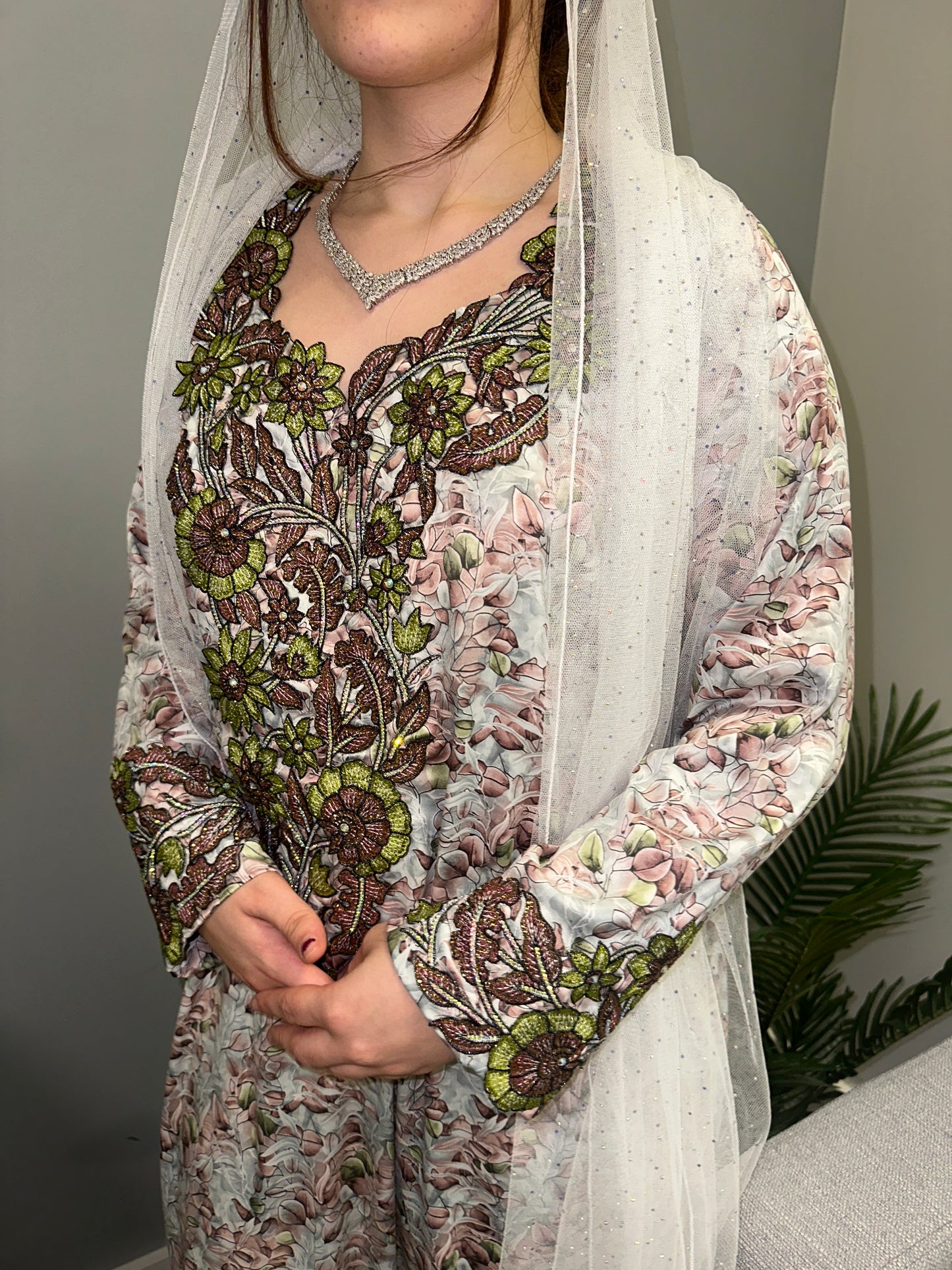 Olive green Indonesian silk mkhawar