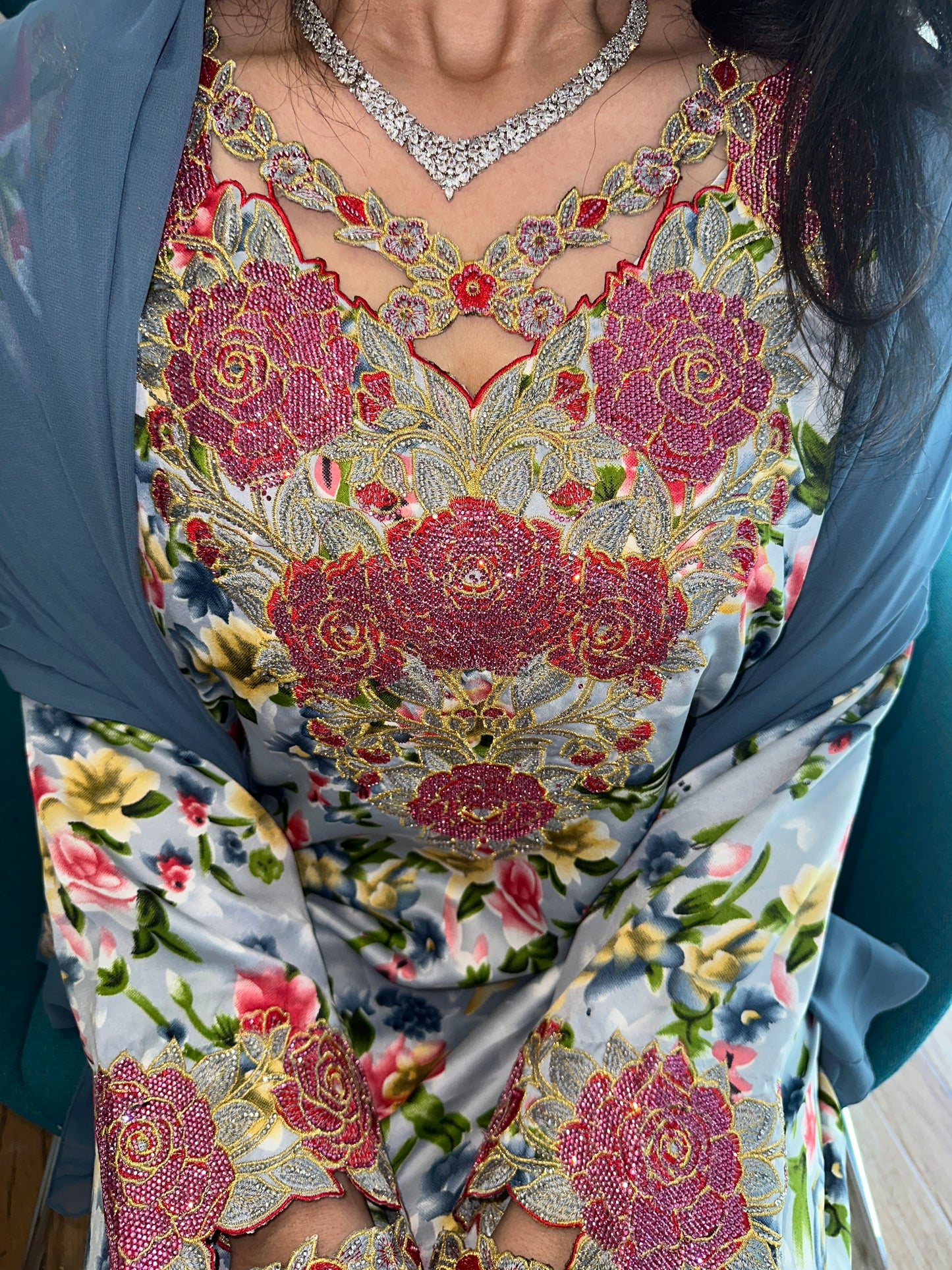 Grey mkhawar with matching Shiela