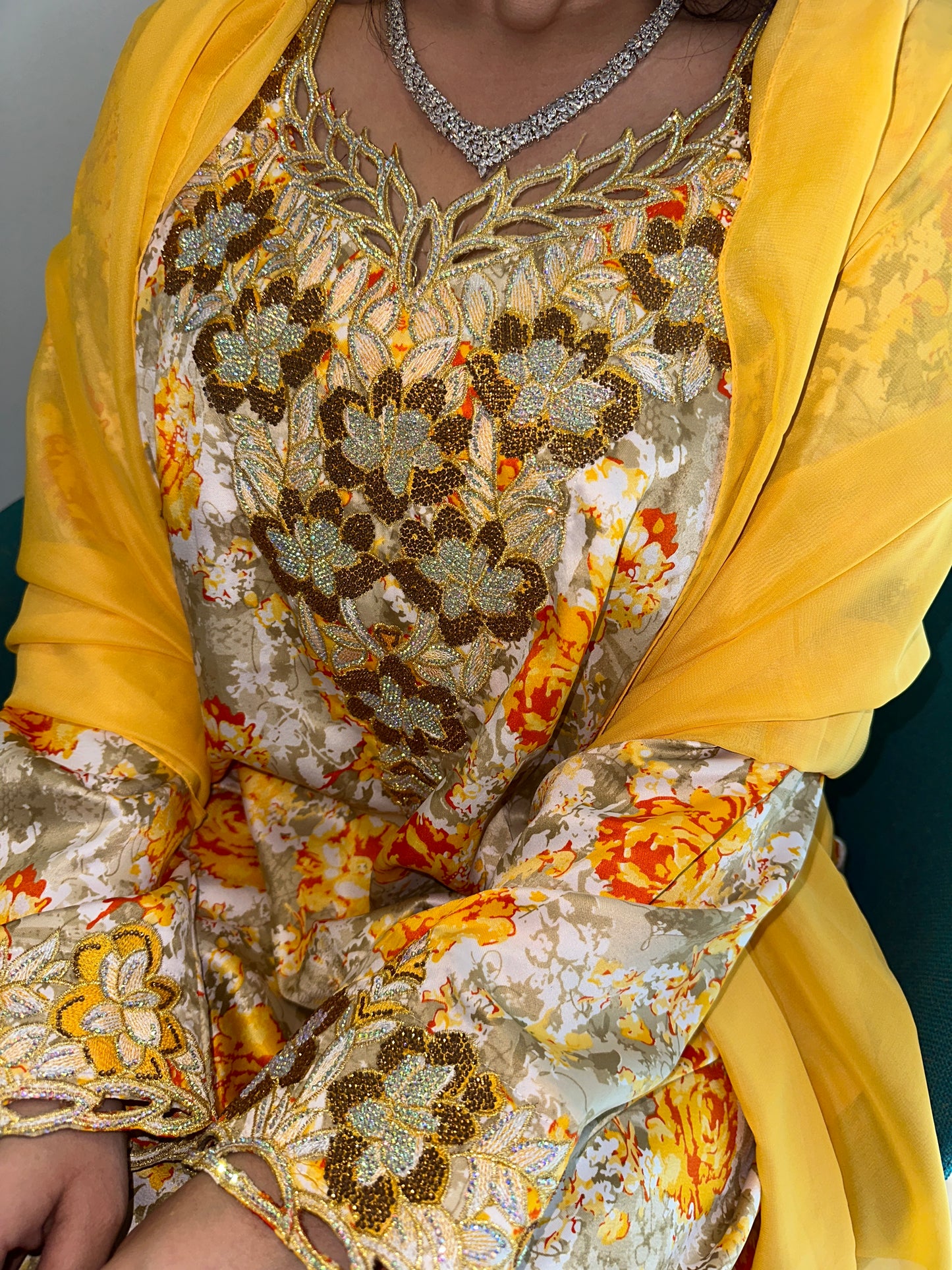 Yellow and cream mkhawar with matching Shiela