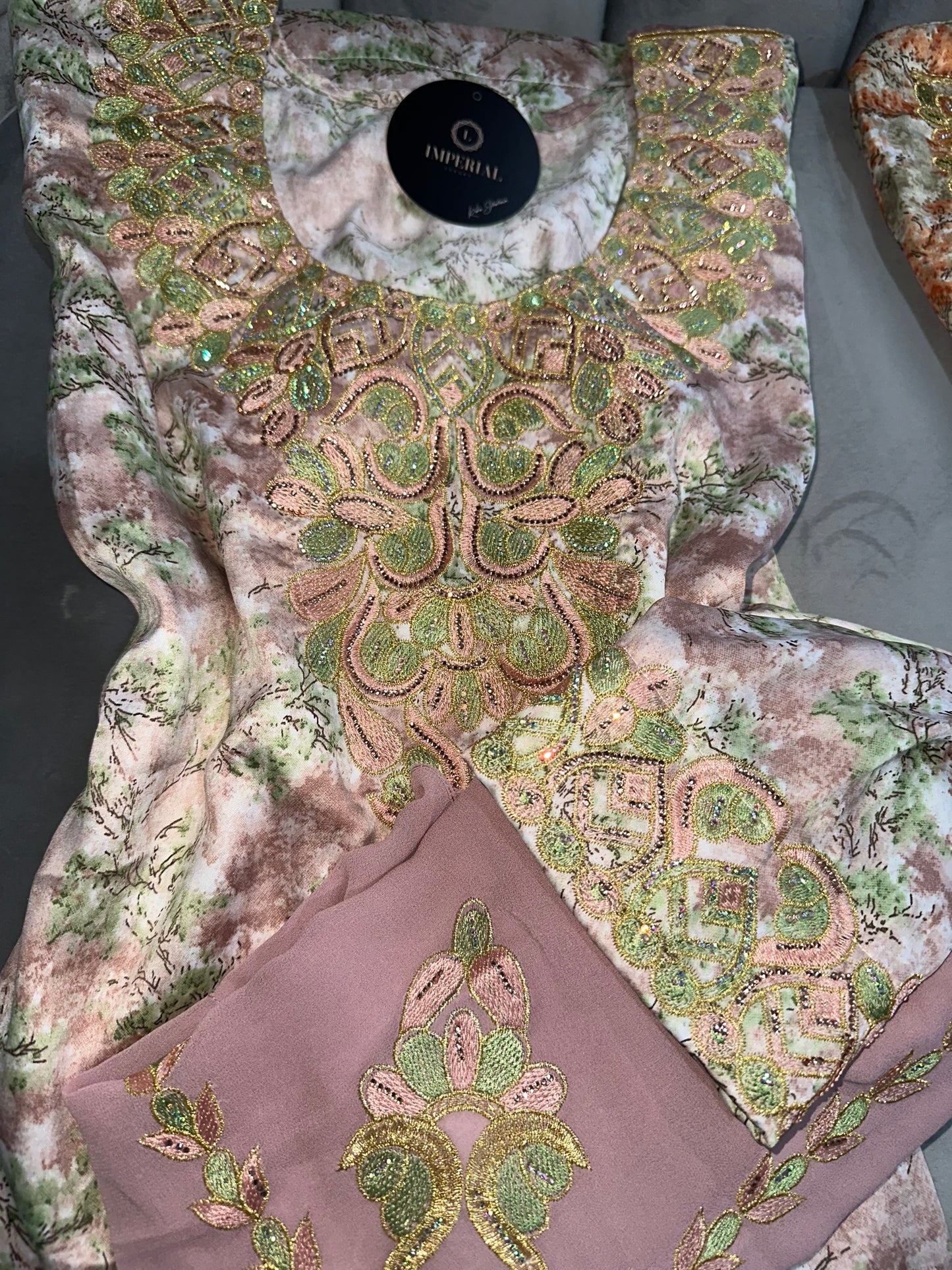 Natural colors of mkhawars with matching Shiela