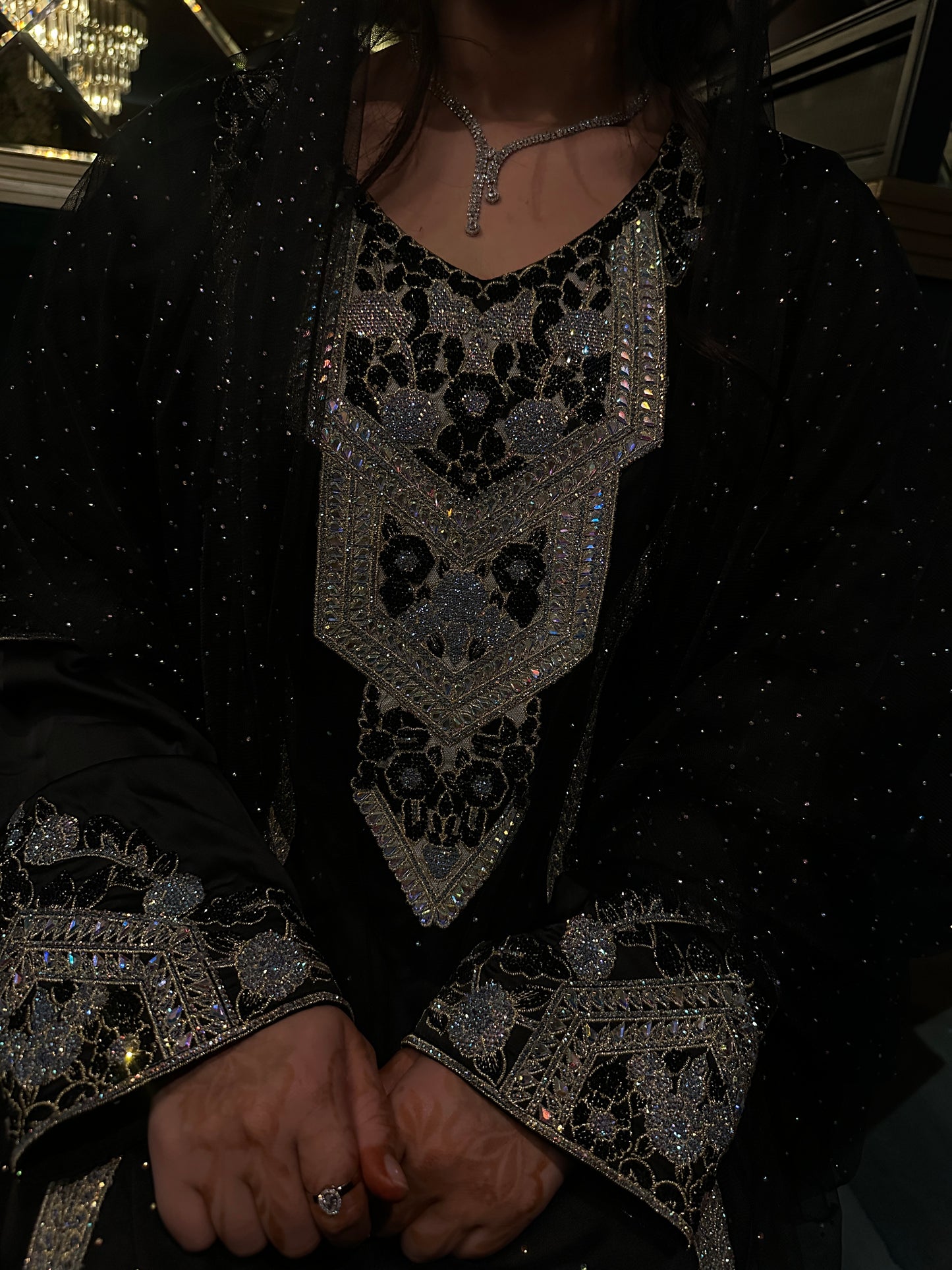 Black Emirati thobe, two piece