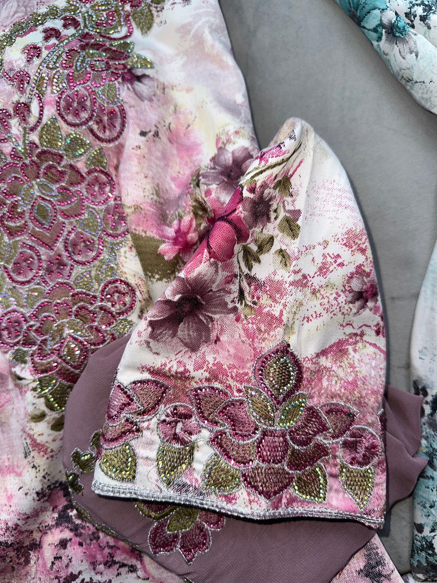 Green, turquoise, pink and creamy mkhawar with matching Shiela