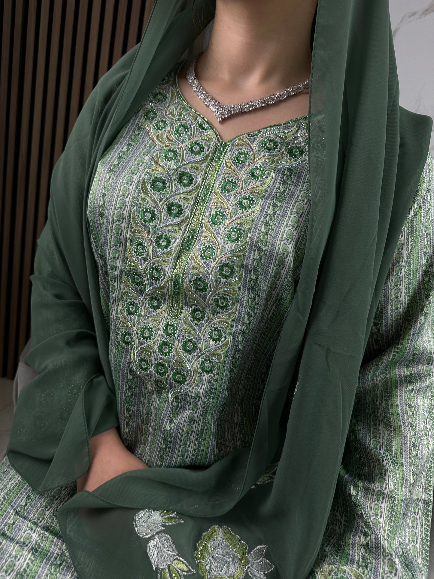 Green2 mkhawar with matching Shiela
