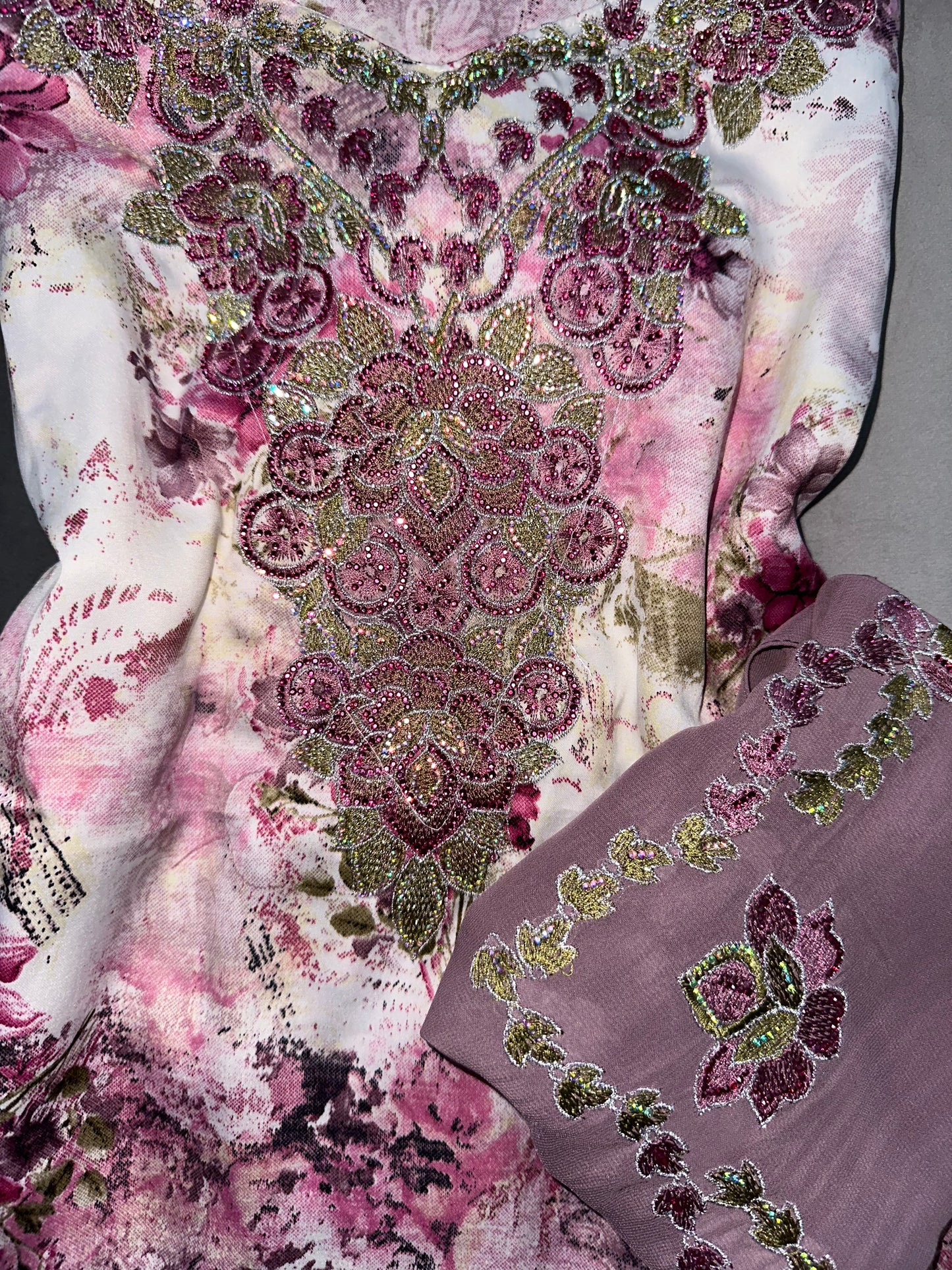 Green, turquoise, pink and creamy mkhawar with matching Shiela