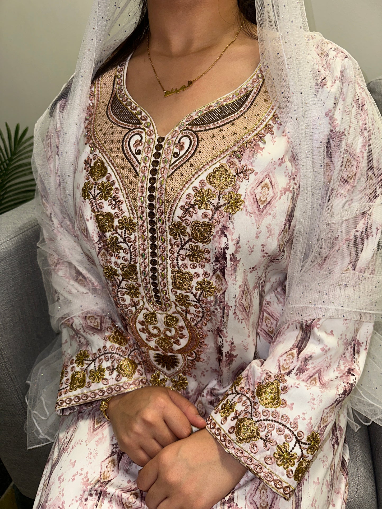 Pink mkhawar