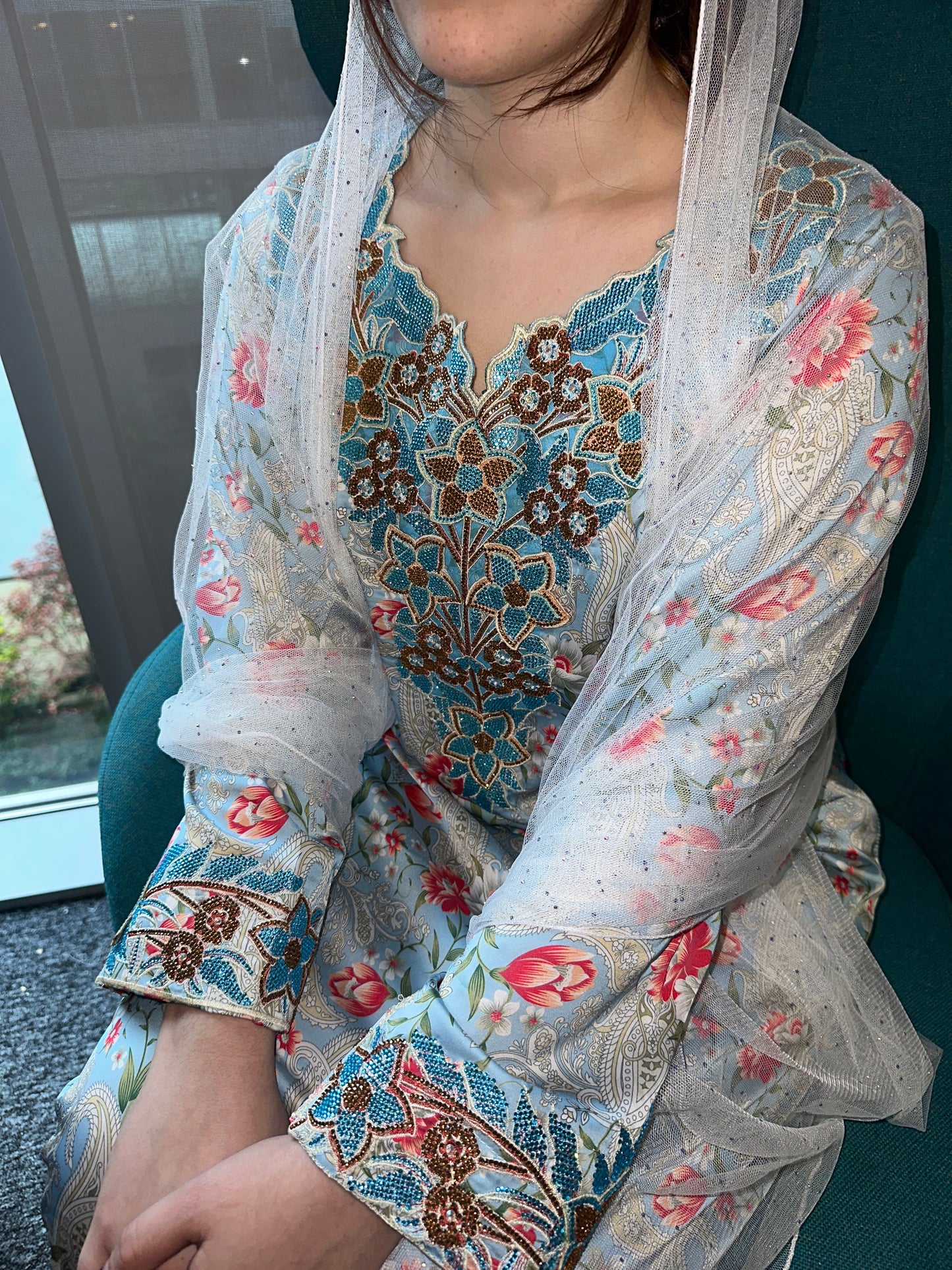 Turquoise pure silk and 3D mkhawar