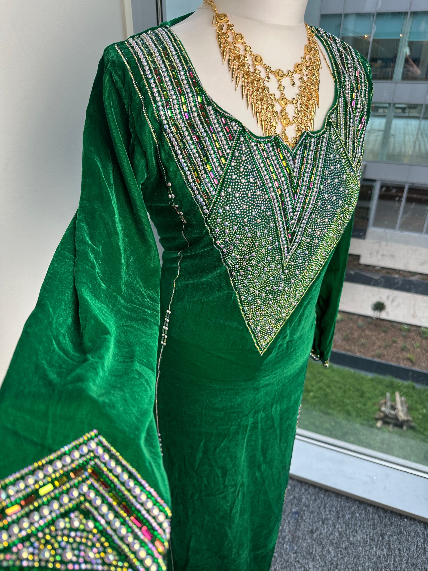 Emerald green velvet mkhawar