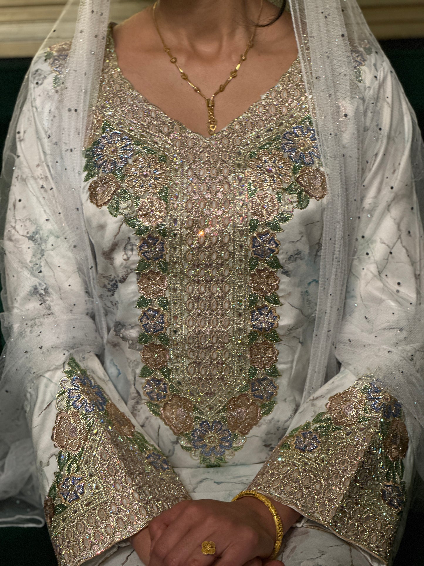 Occasional VIP mkhawar with back corset and cream chiffon Shiela