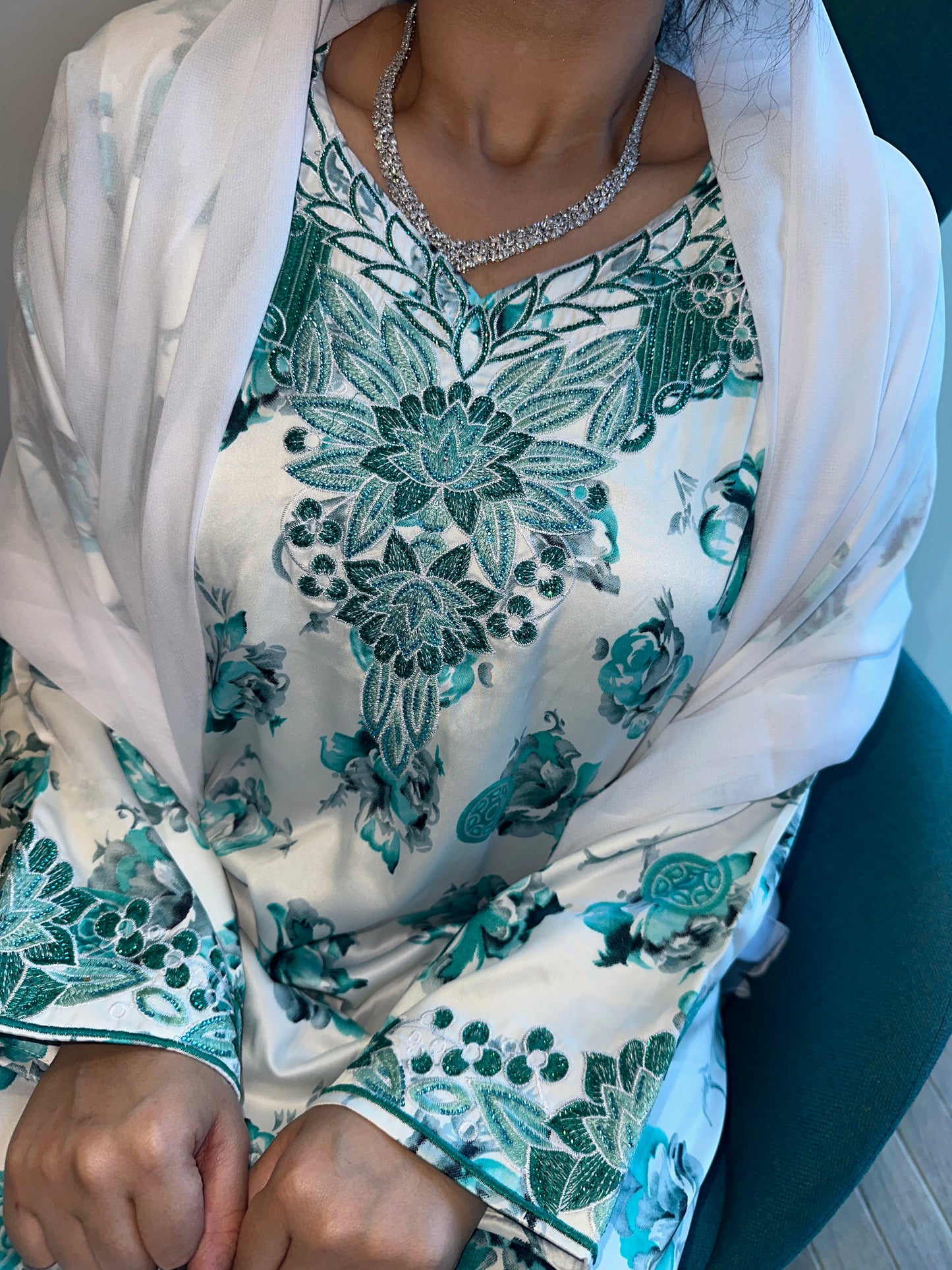 Green and white mkhawar with matching Sheila