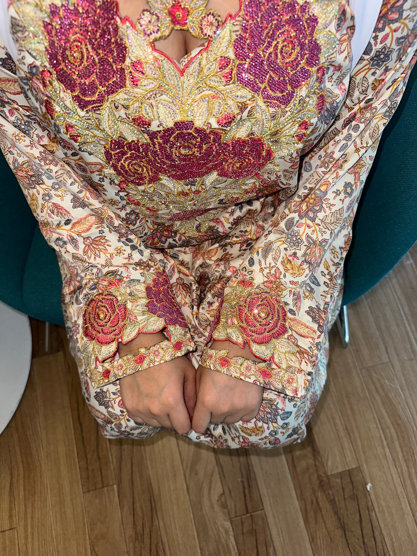 Brown and pink mkhawar with matching Shiela
