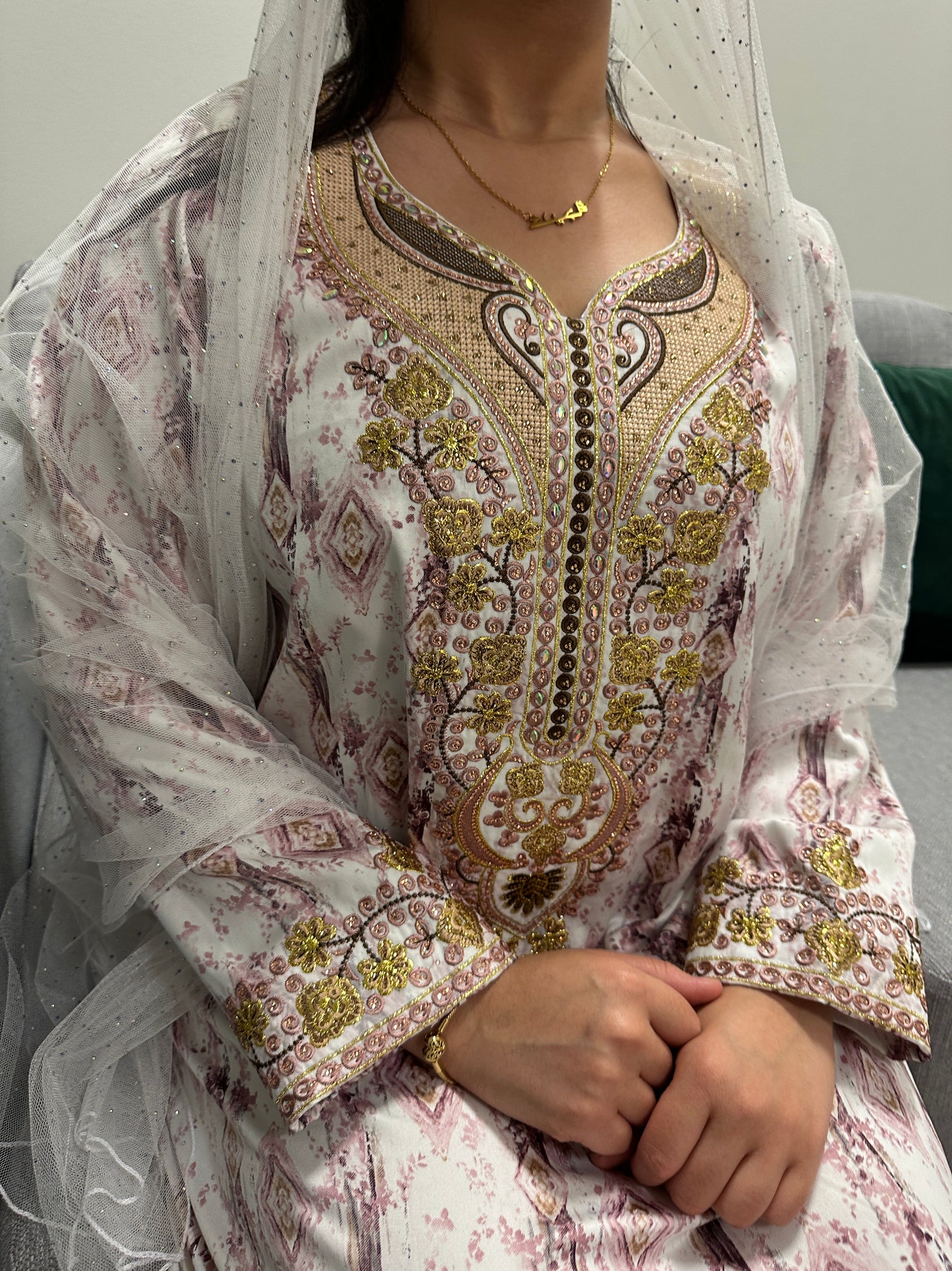 Pink mkhawar