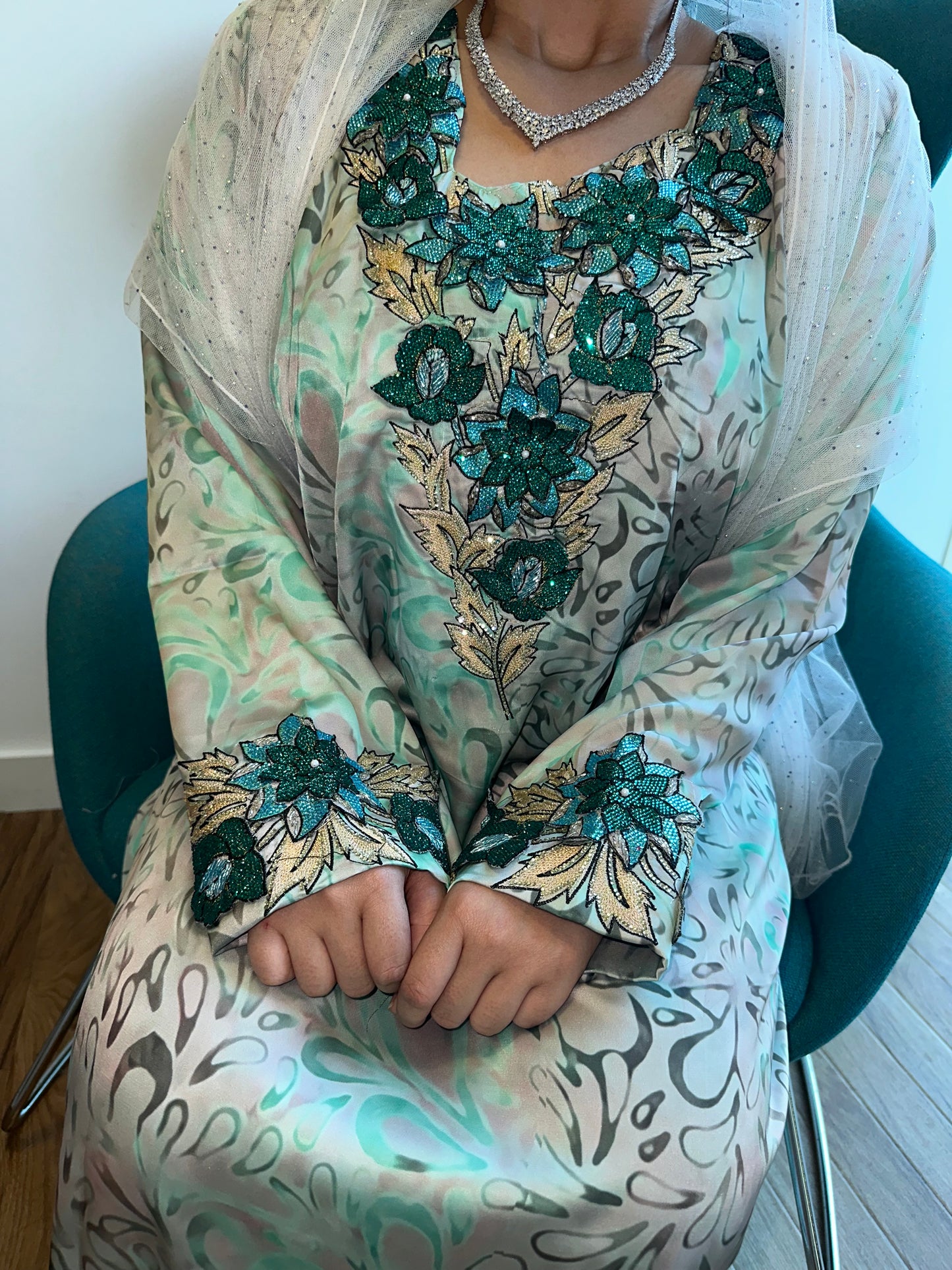 Green mkhawar pure silk with back corset