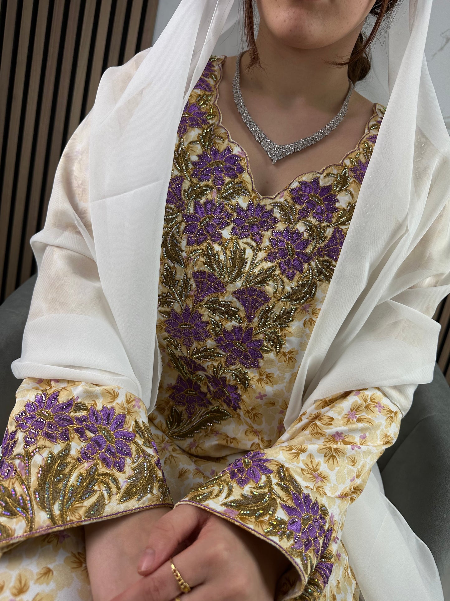 Creamy mkhawar with matching Shiela with creamy Shiela