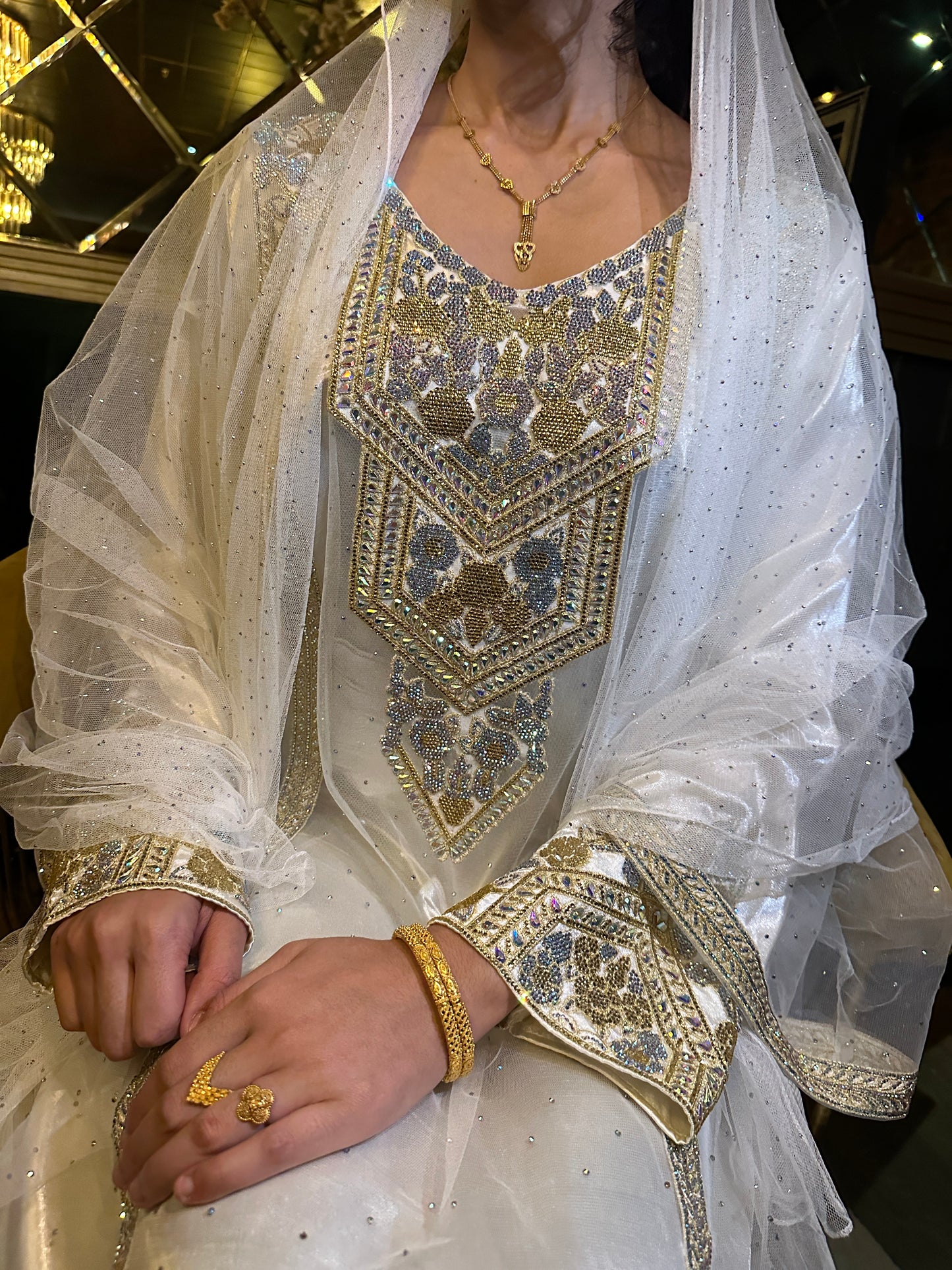 Creamy Emarati thobe, two pieces