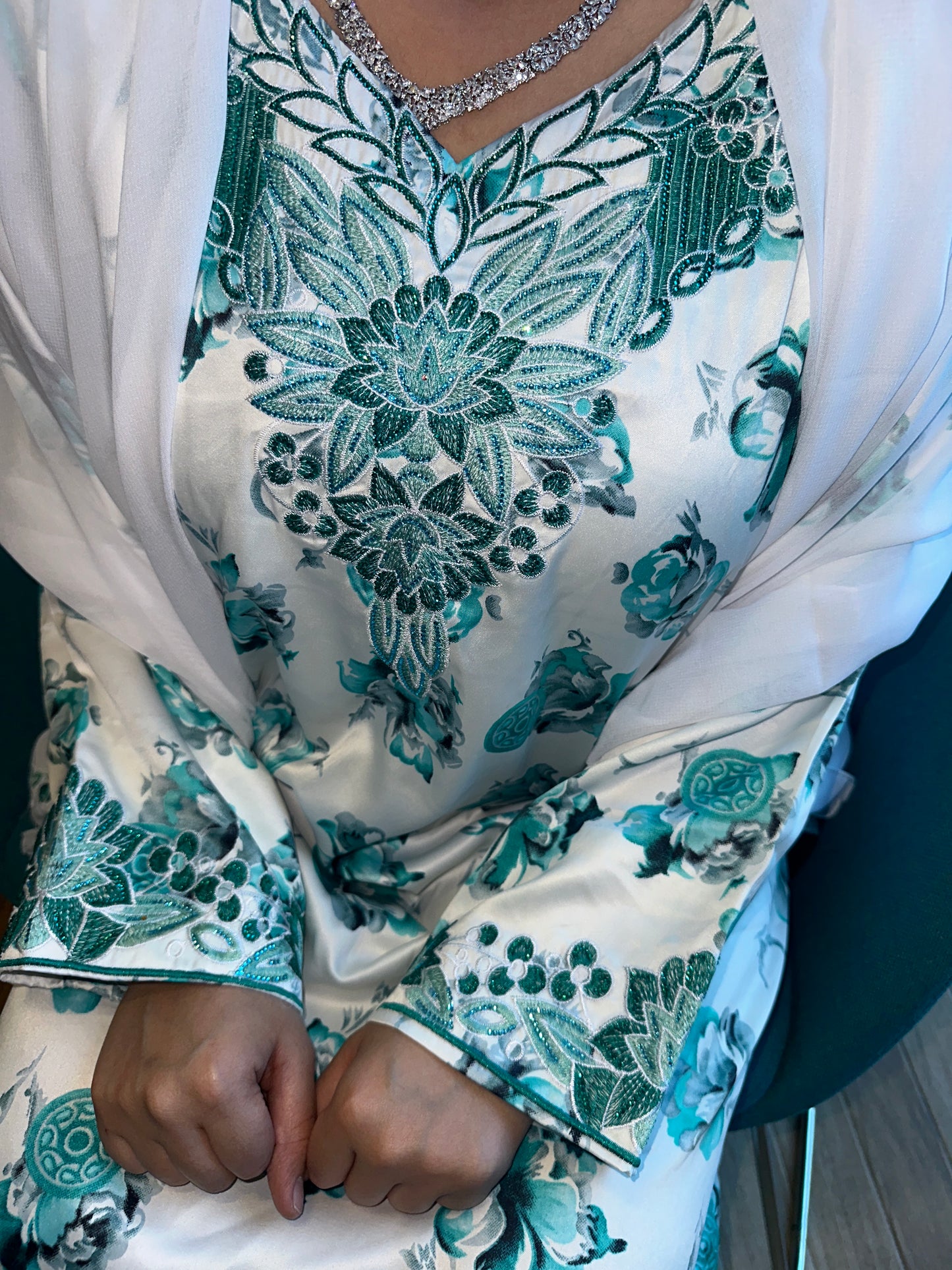 Green and white mkhawar with matching Sheila