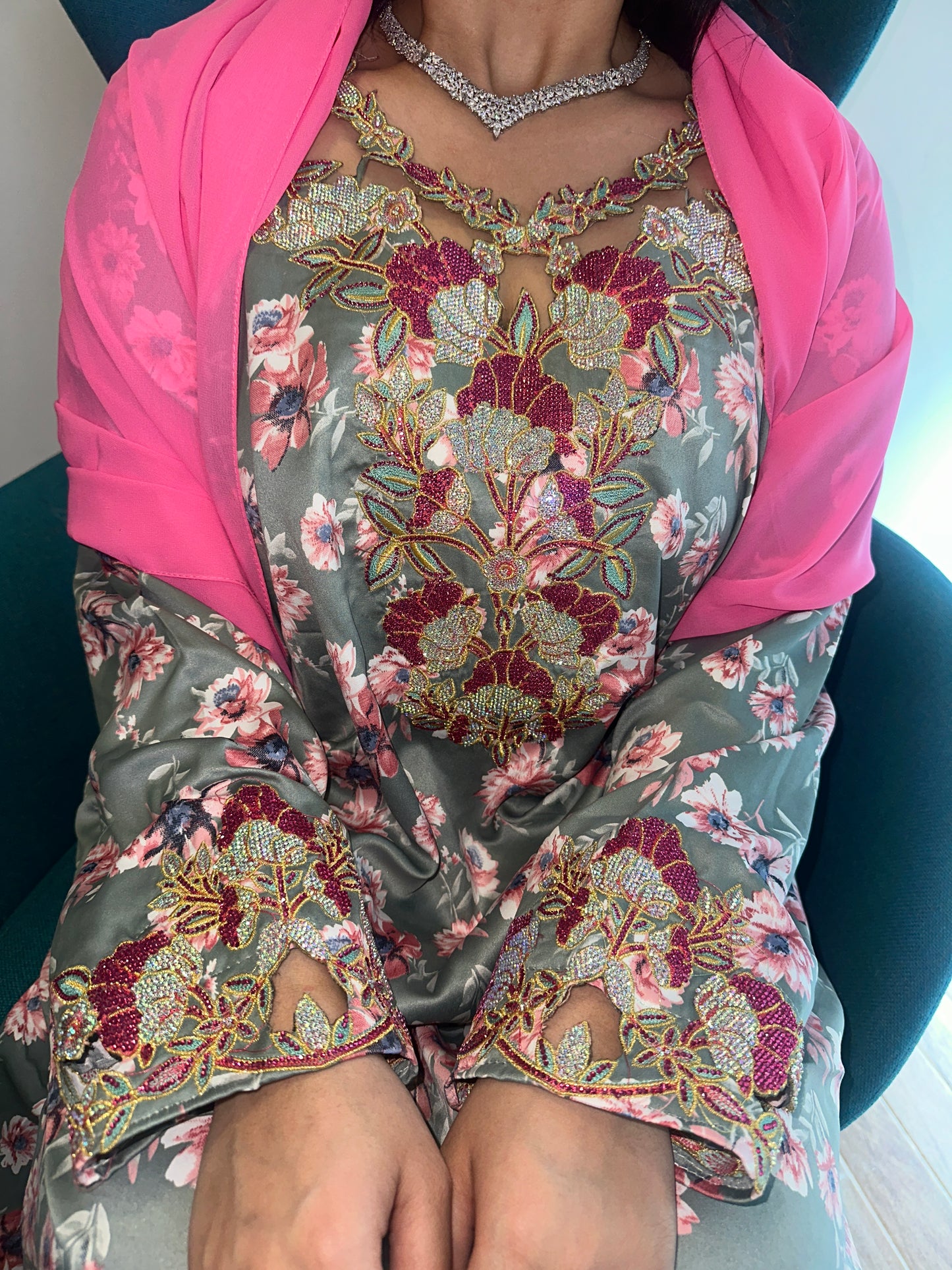 Pink and green mkhawar with matching Shiela