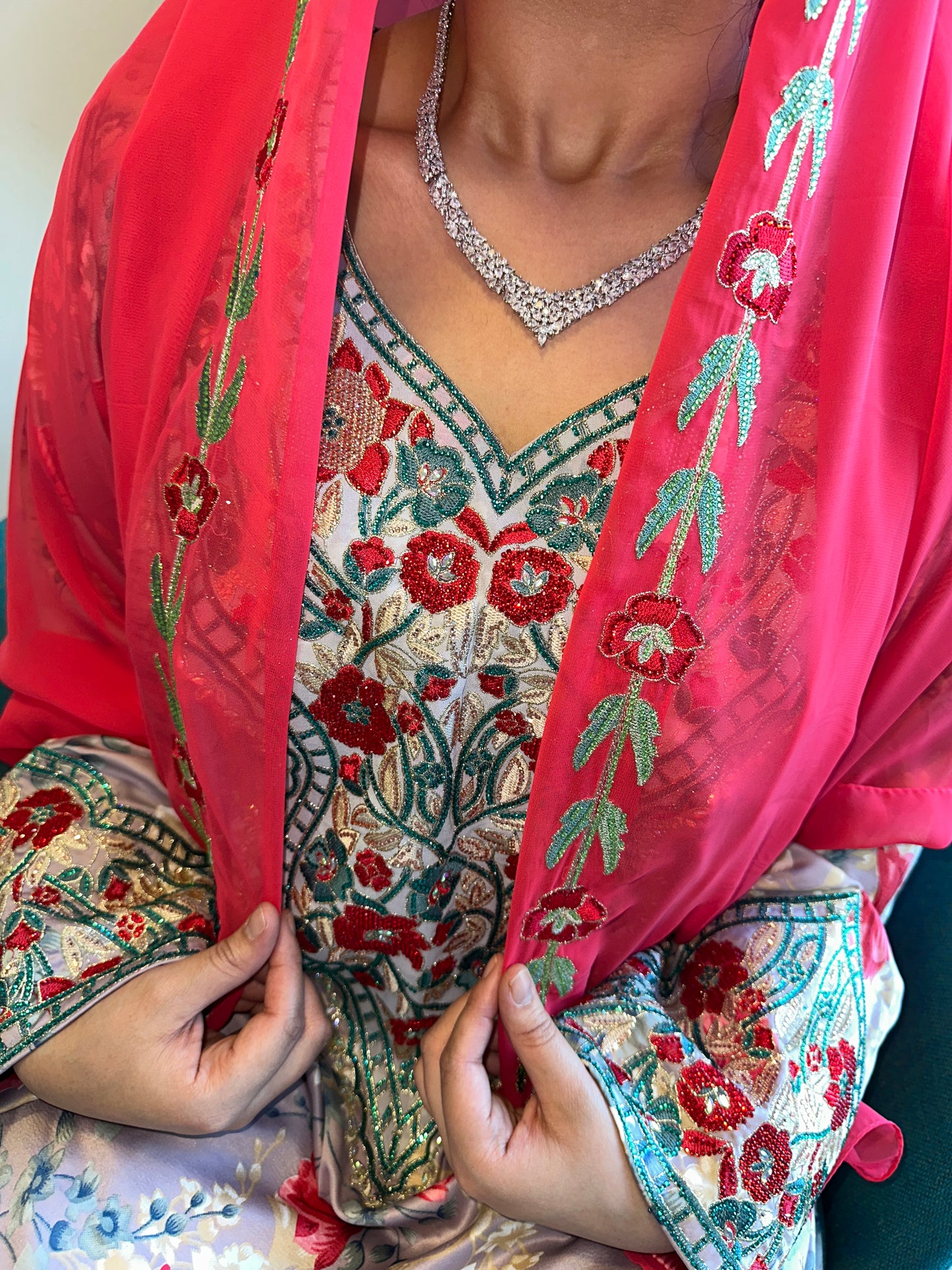 Red and purple mkhawar with big matching Shiela