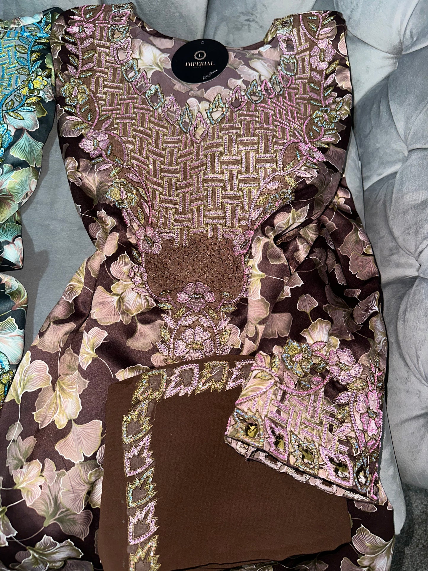 Dark colors of mkhawars with matching Shiela