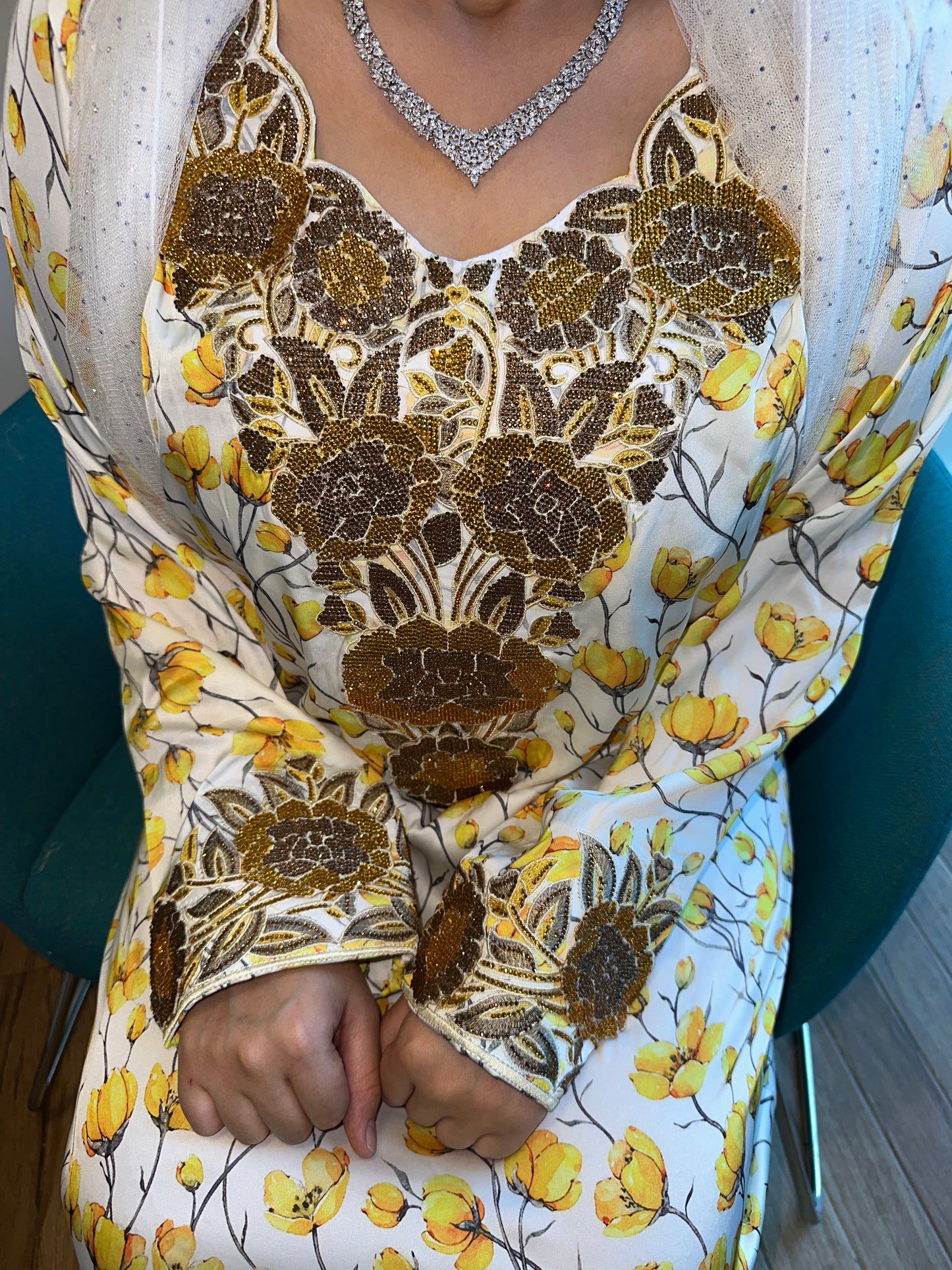 Yellow and white pure silk 3D mkhawar