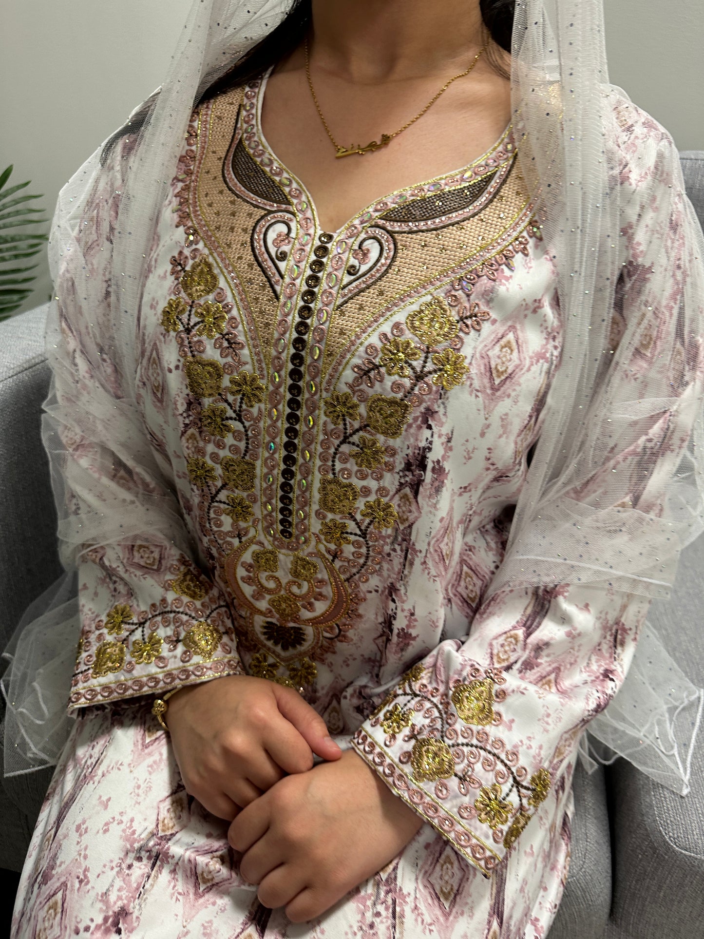 Pink mkhawar