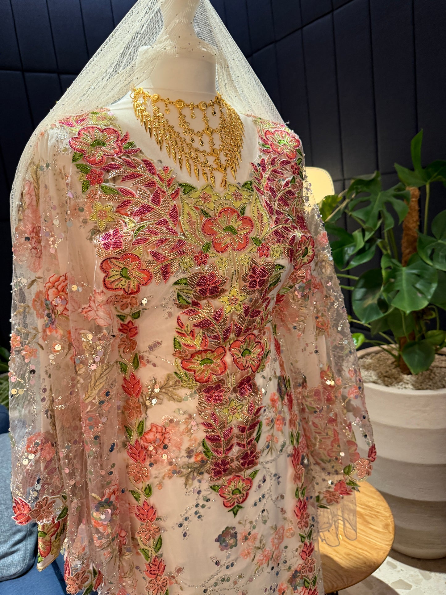 Handmade Emirati Thobe two pieces with inside belt