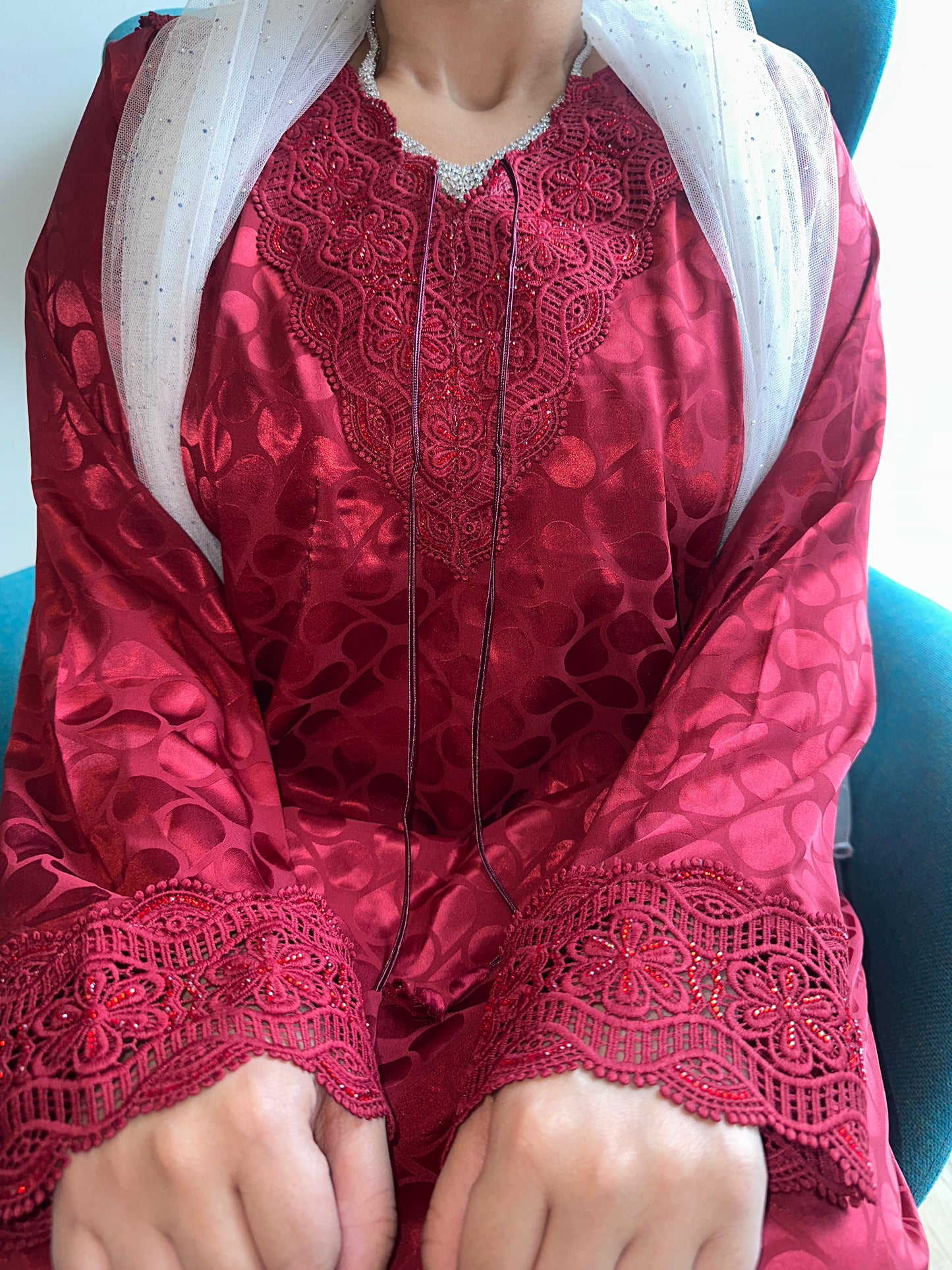 Red mkhawar with lace and back corset