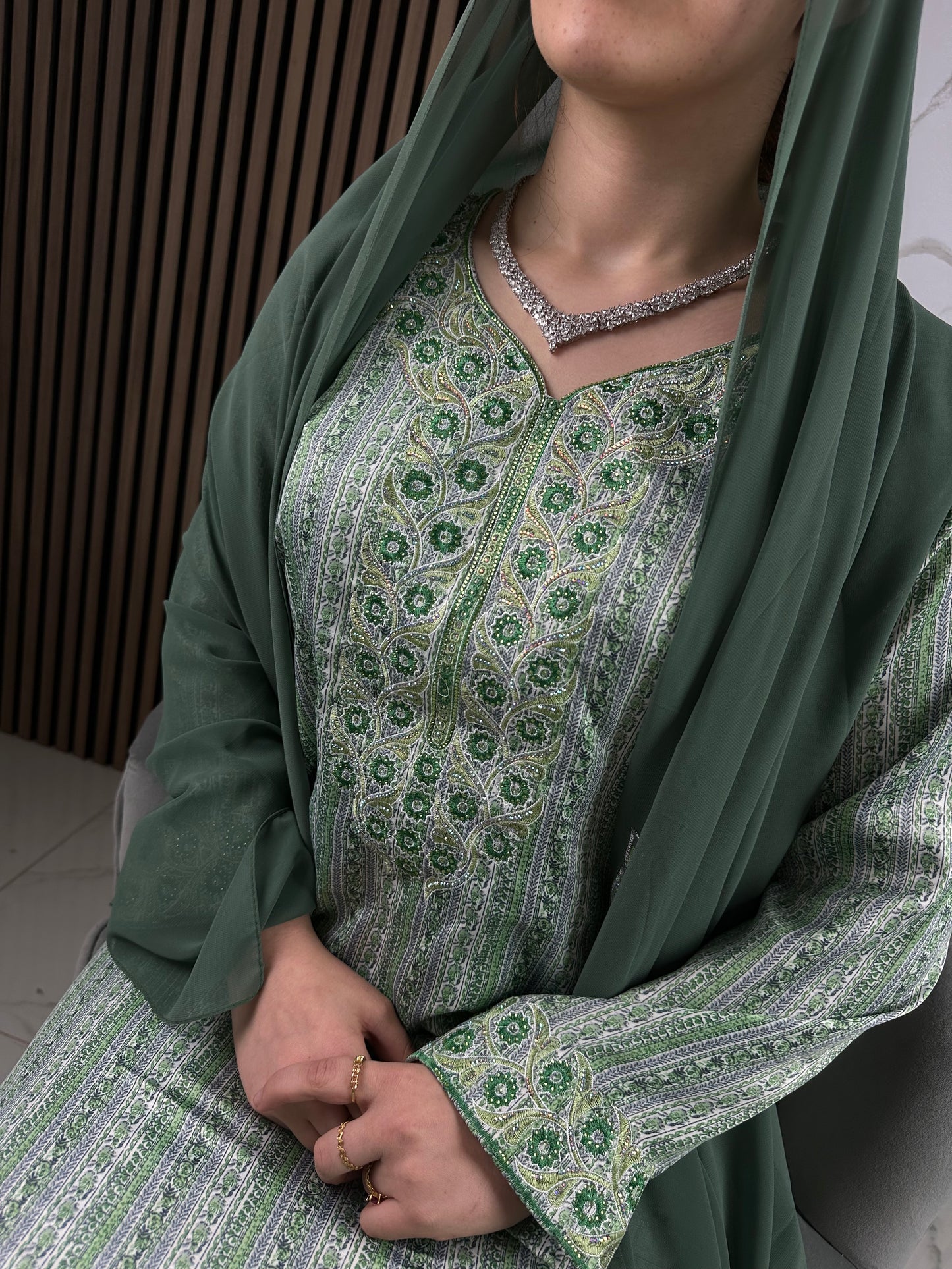 Green2 mkhawar with matching Shiela