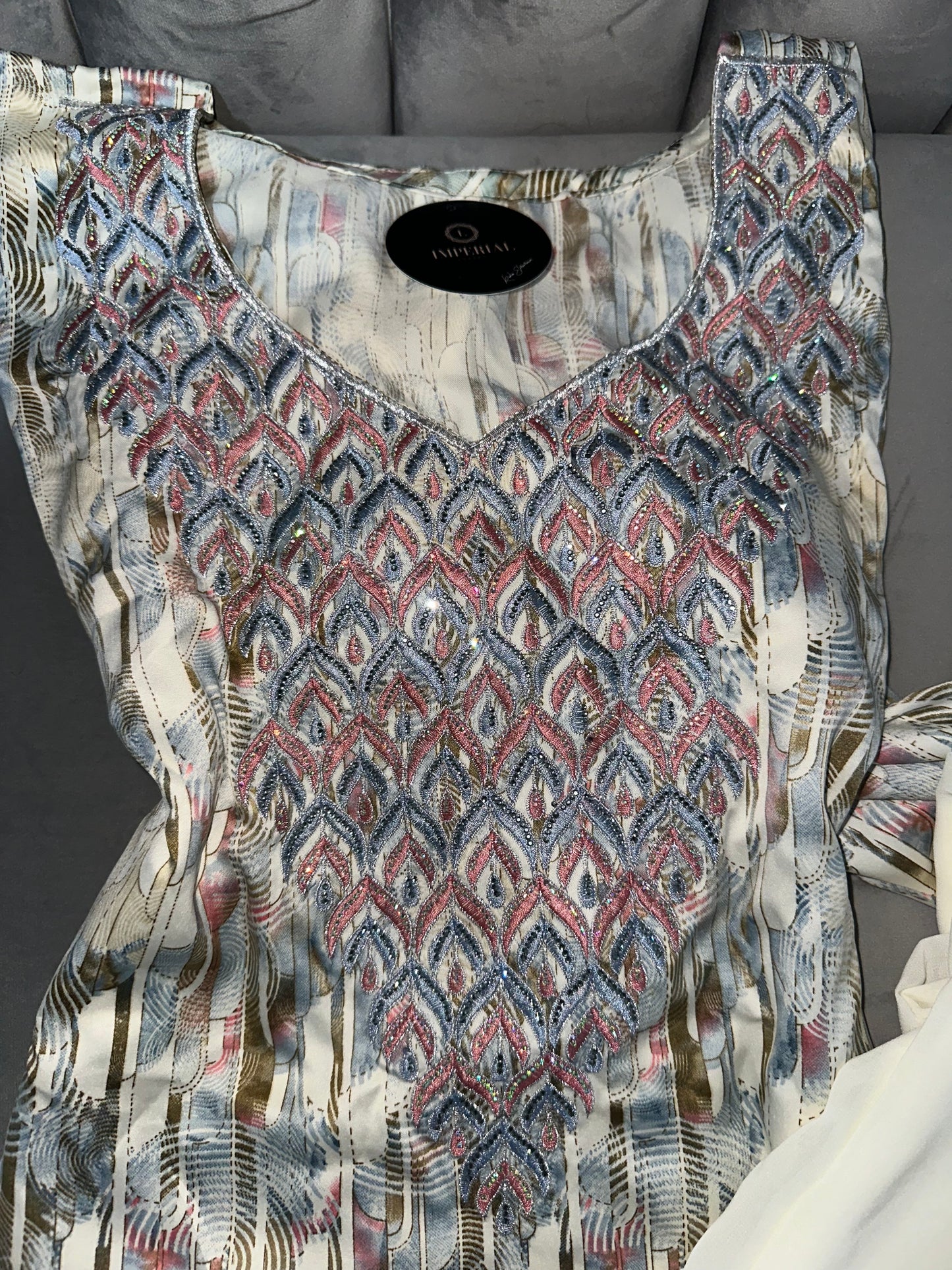 Different Creamy colors of mkhawars with matching Shiela