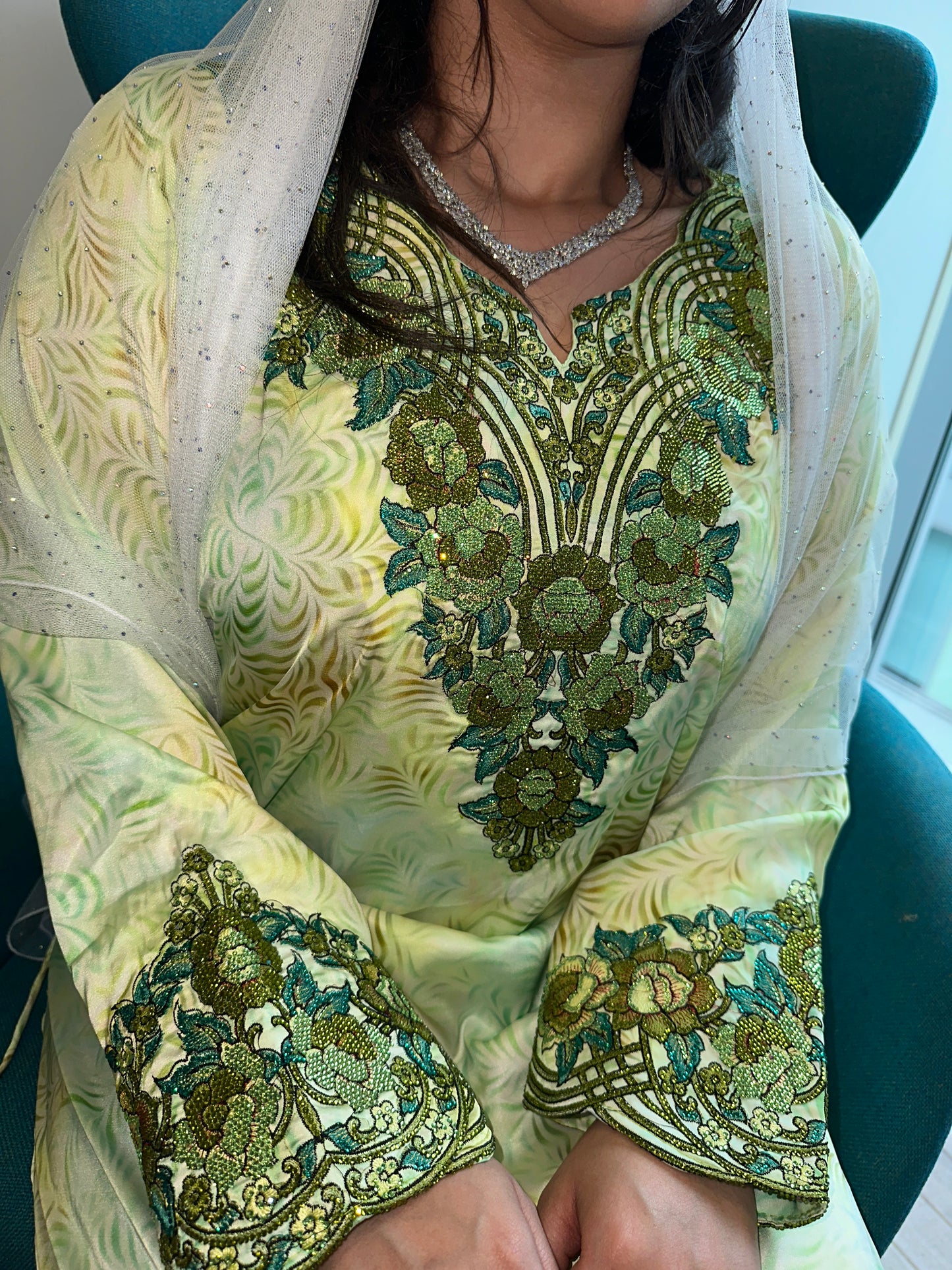 Green mkhawar pure silk with back corset
