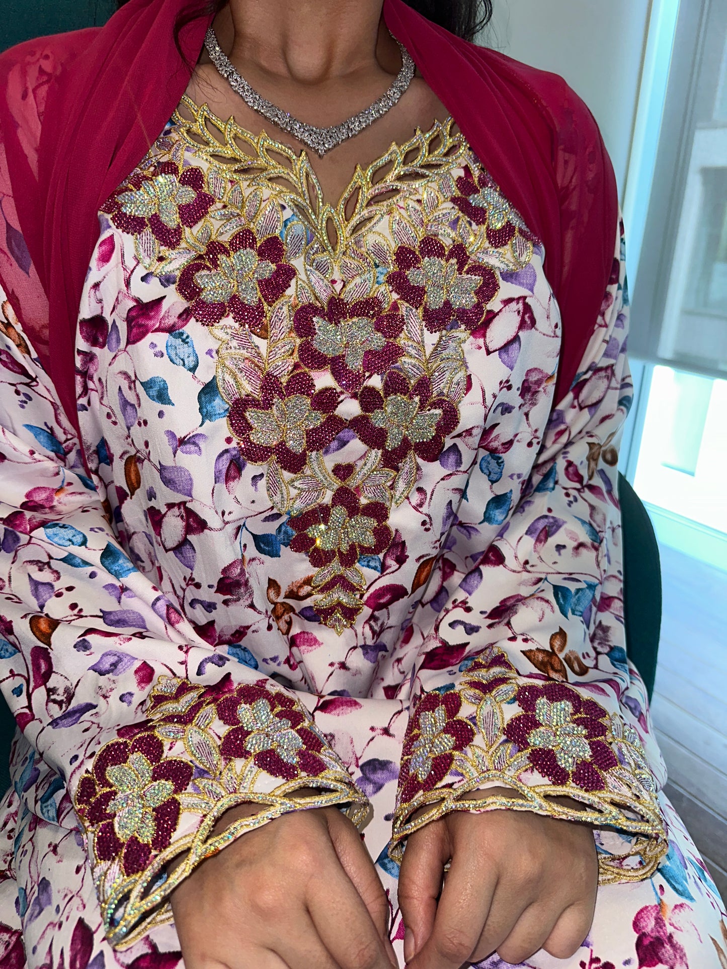 White and fuchsia mkhawar with matching Shiela