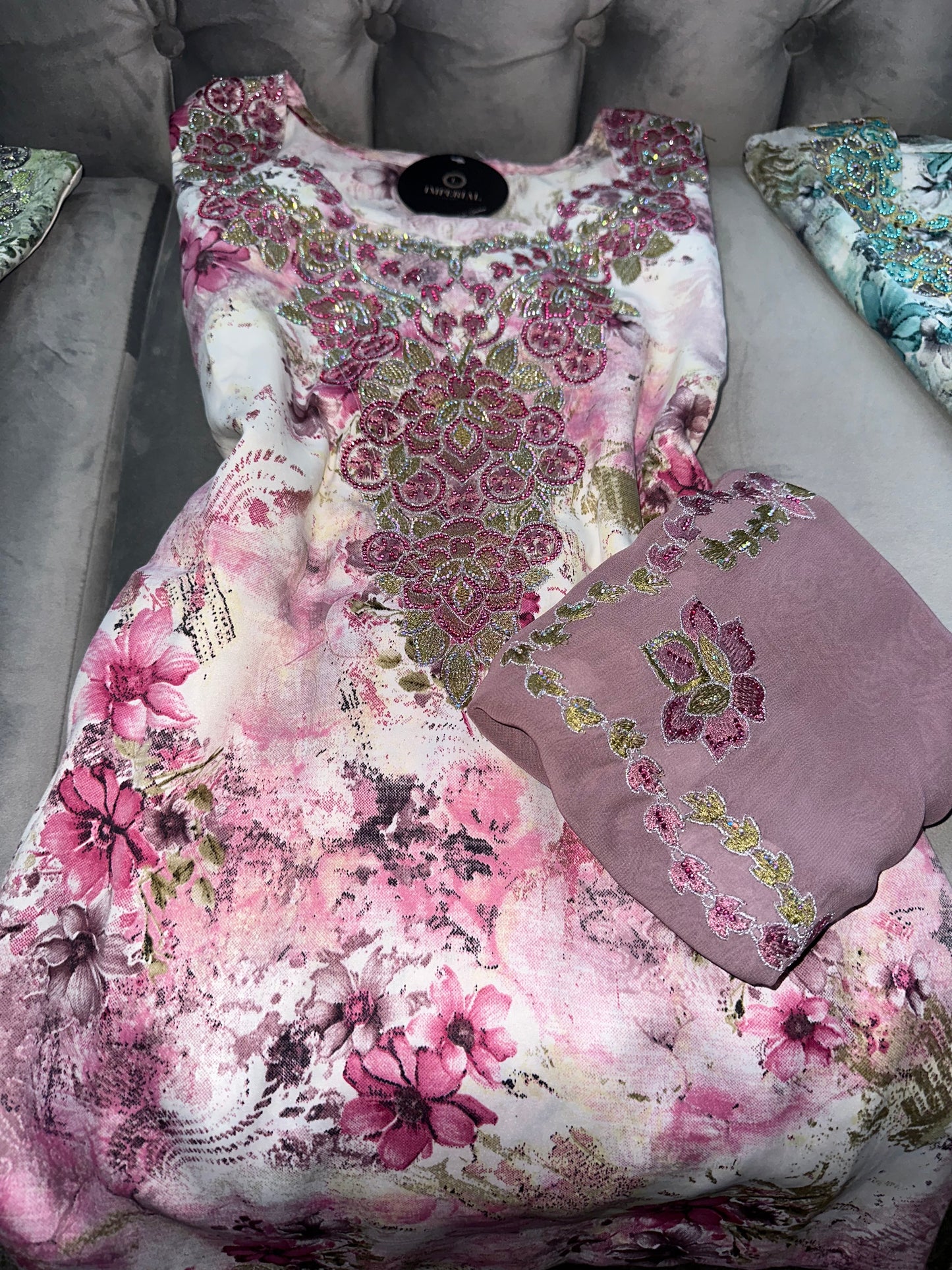 Green, turquoise, pink and creamy mkhawar with matching Shiela