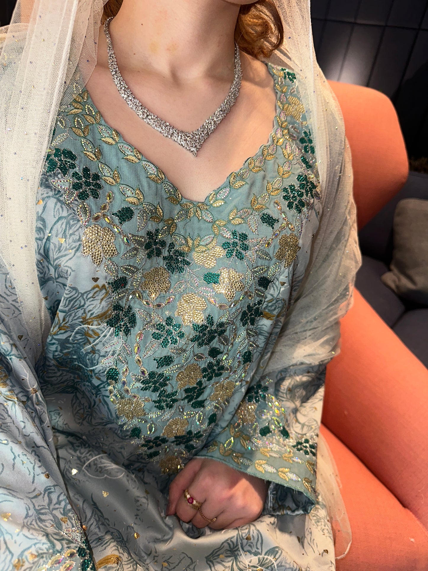 Turquoise enzeray with white chiffon Sheila