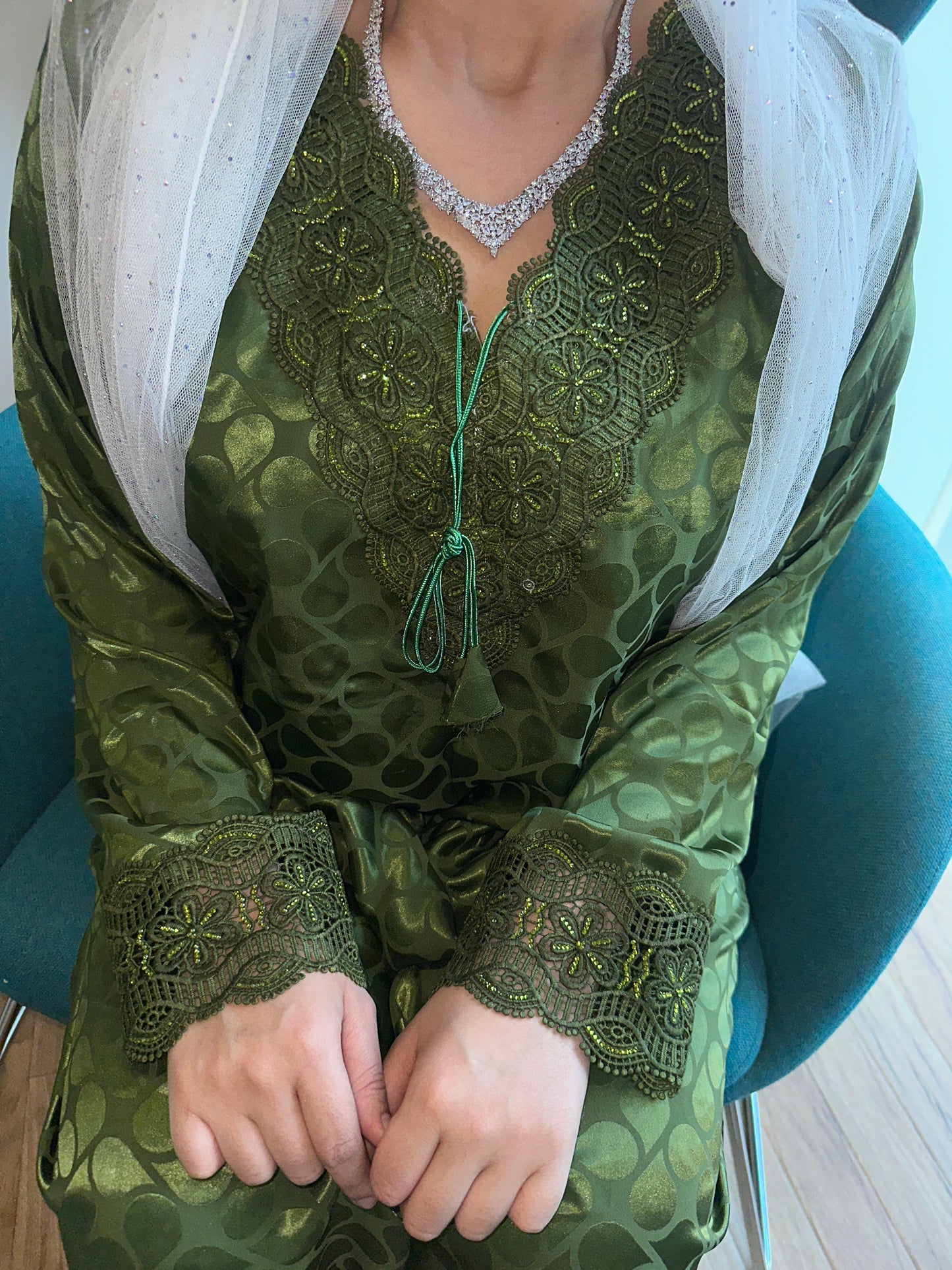 Olive green mkhawar with lace with back corset