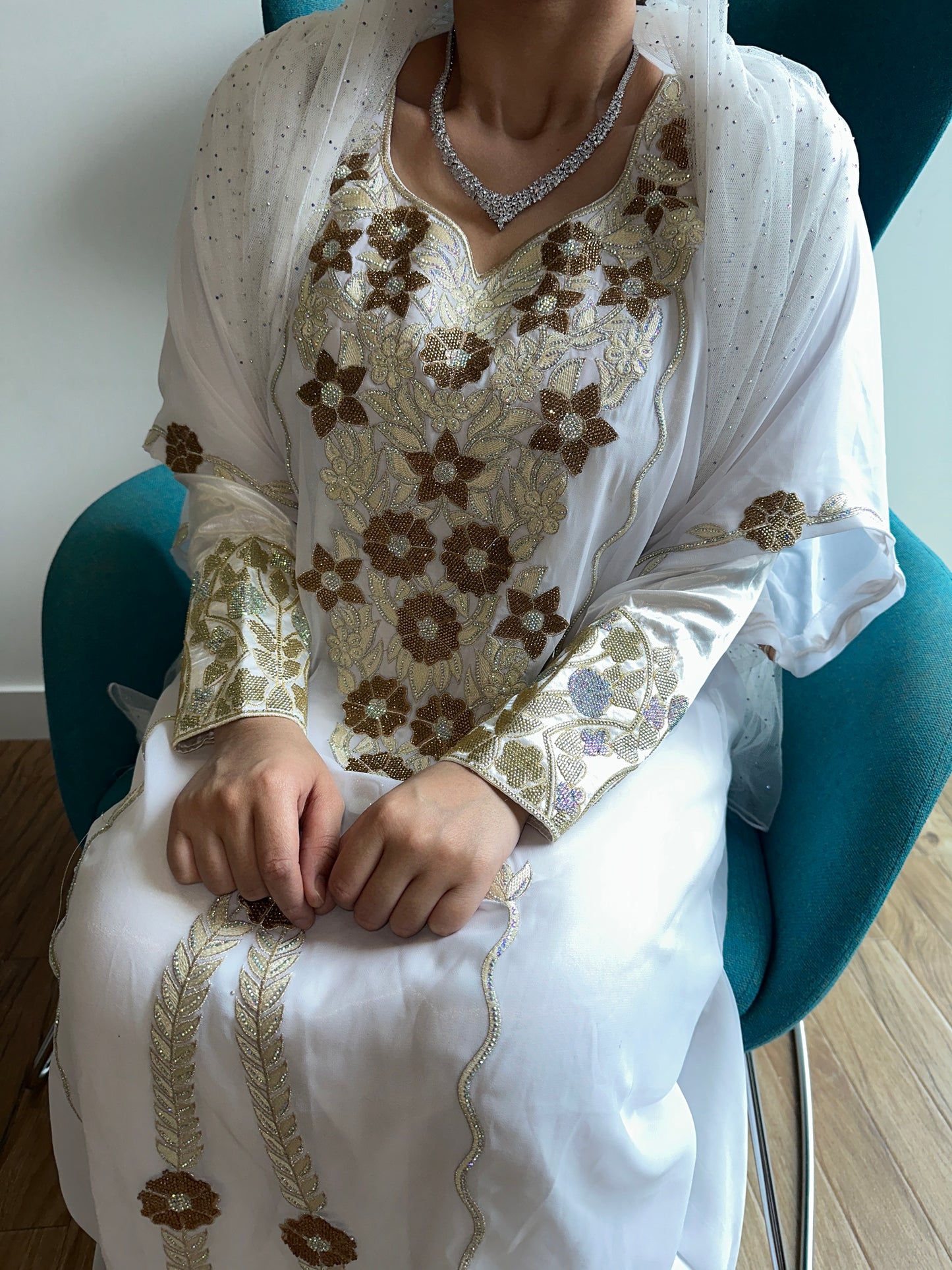 White Emirates Thobe