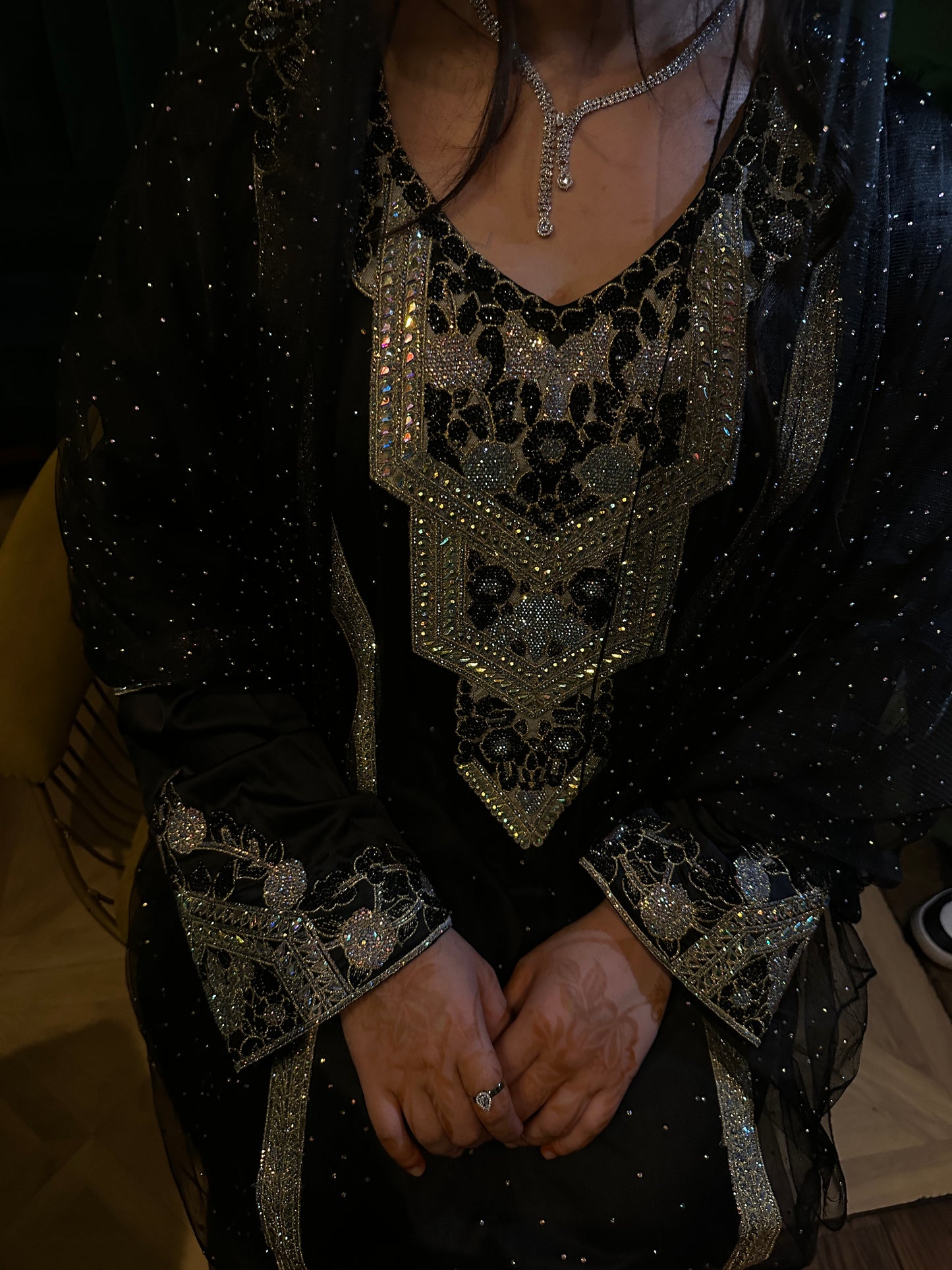 Black Emirati thobe, two piece