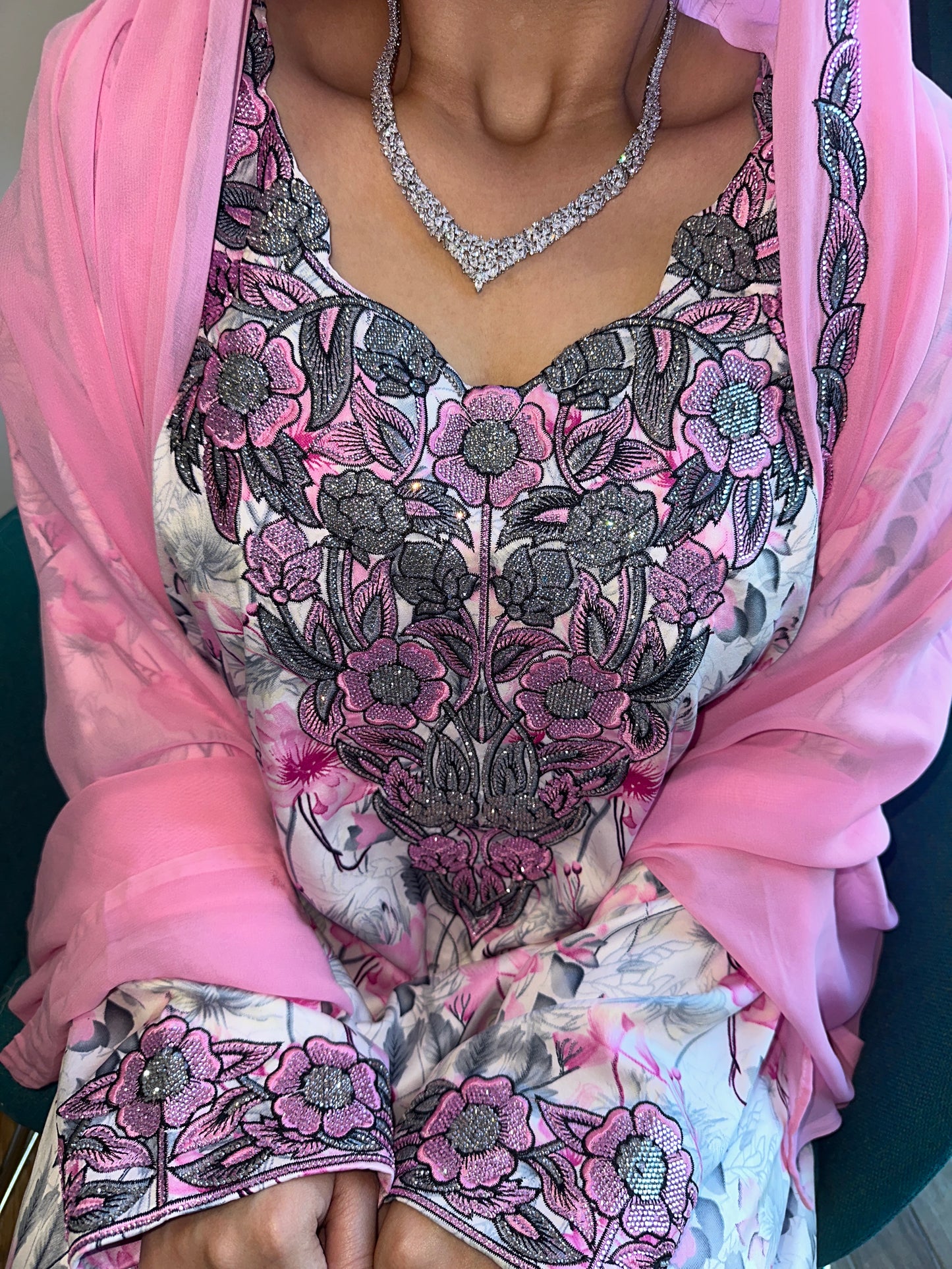 Pink mkhawar with matching big Shiela